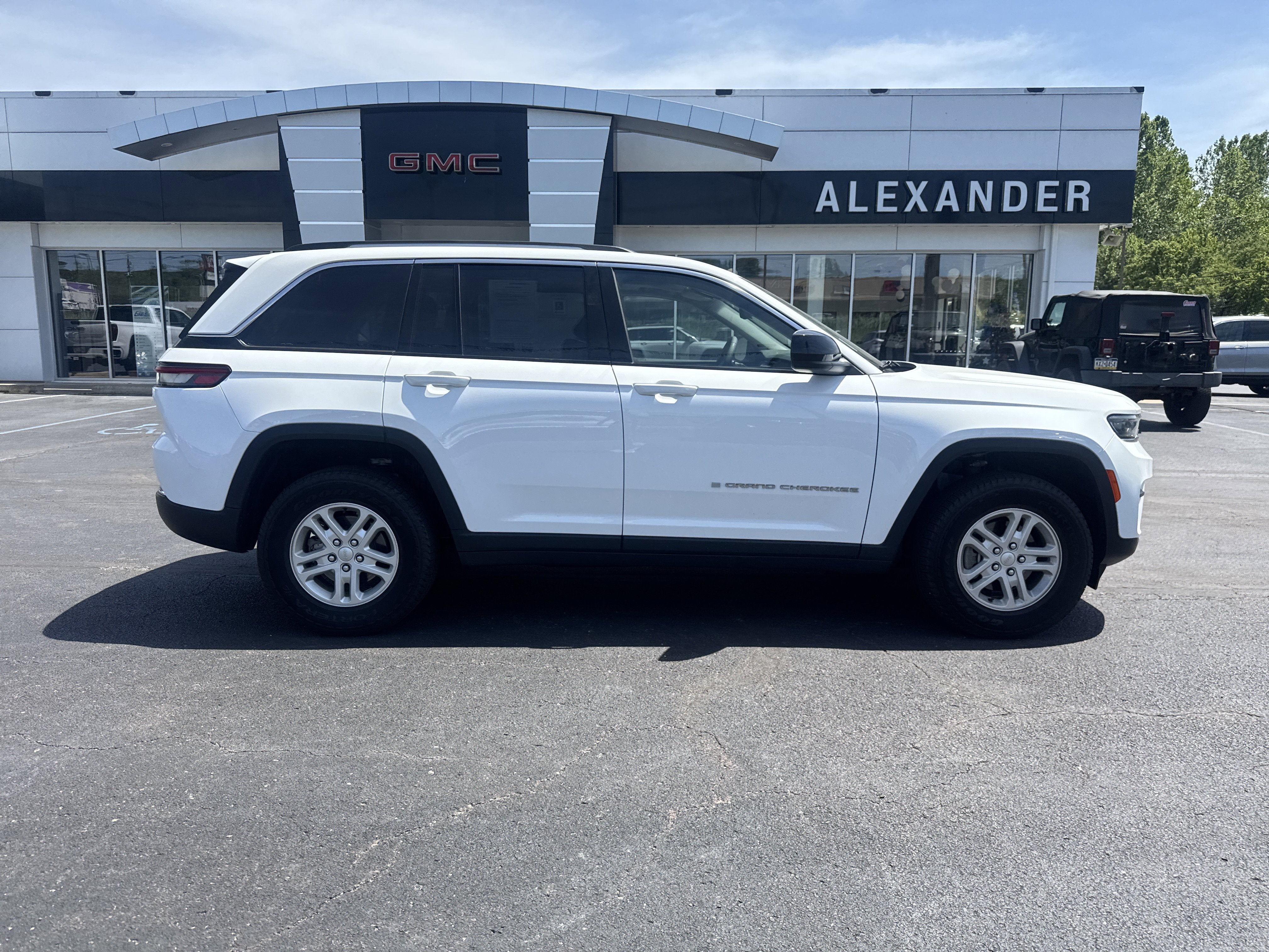 2023 Jeep Grand Cherokee Laredo