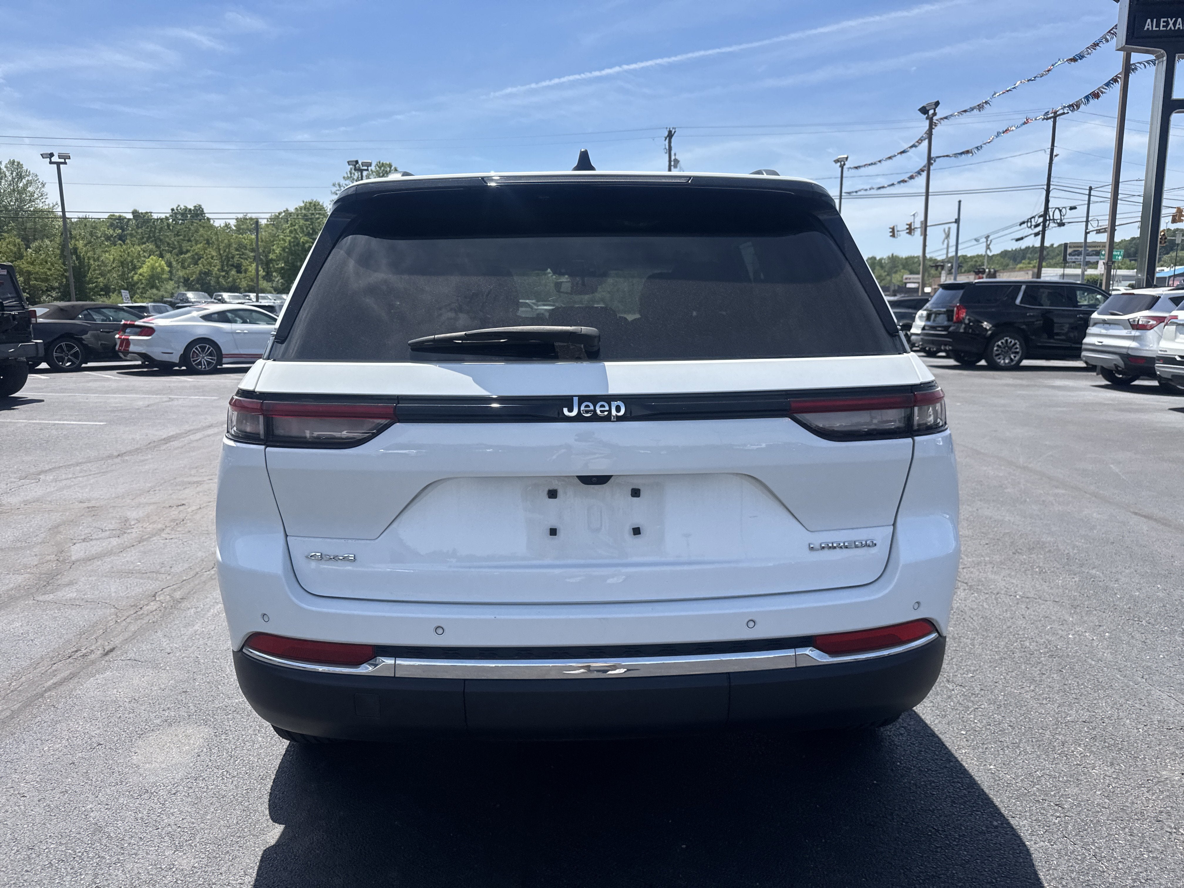 2023 Jeep Grand Cherokee Laredo