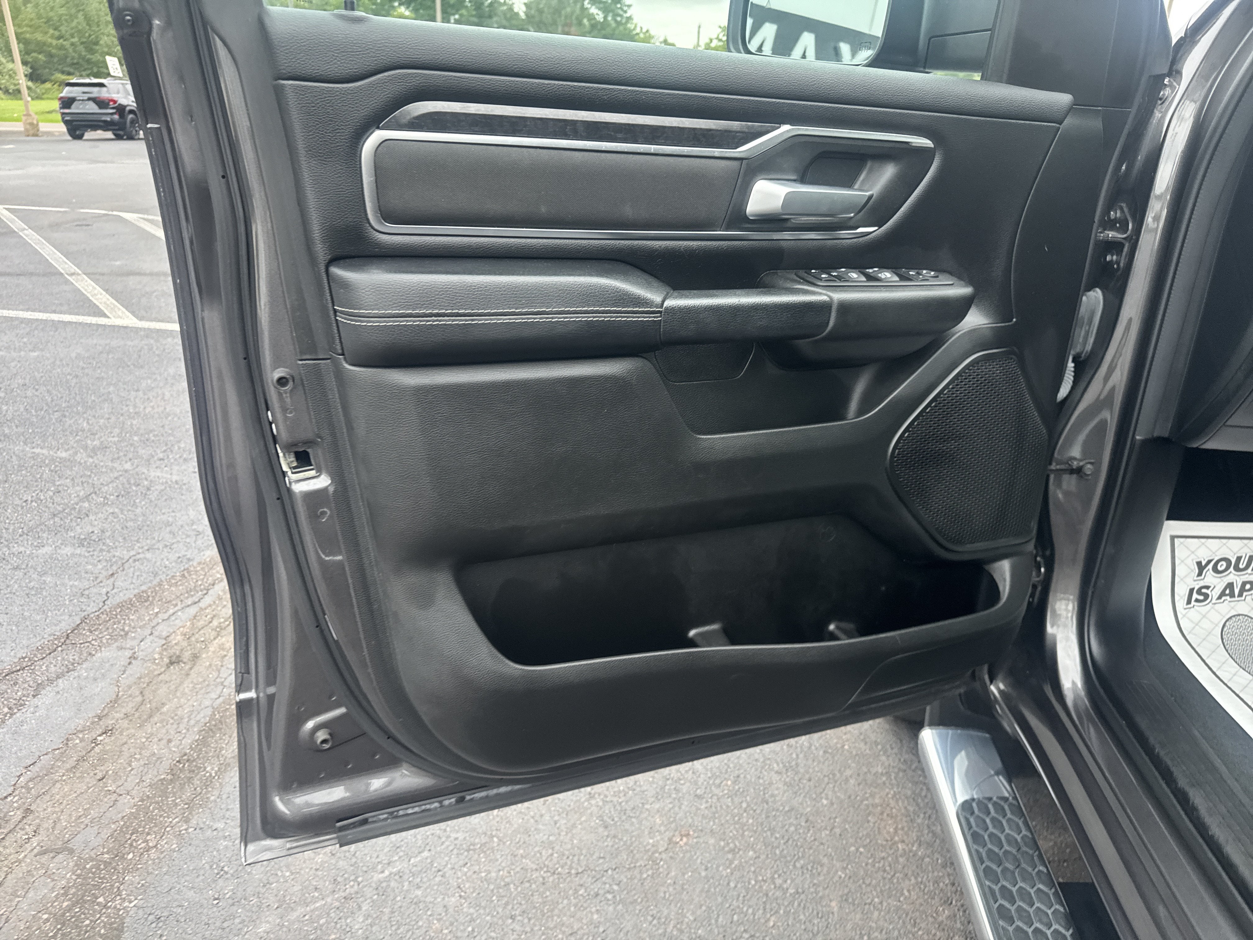 2024 RAM 1500 Big Horn Crew Cab 4x4 5'7" Box