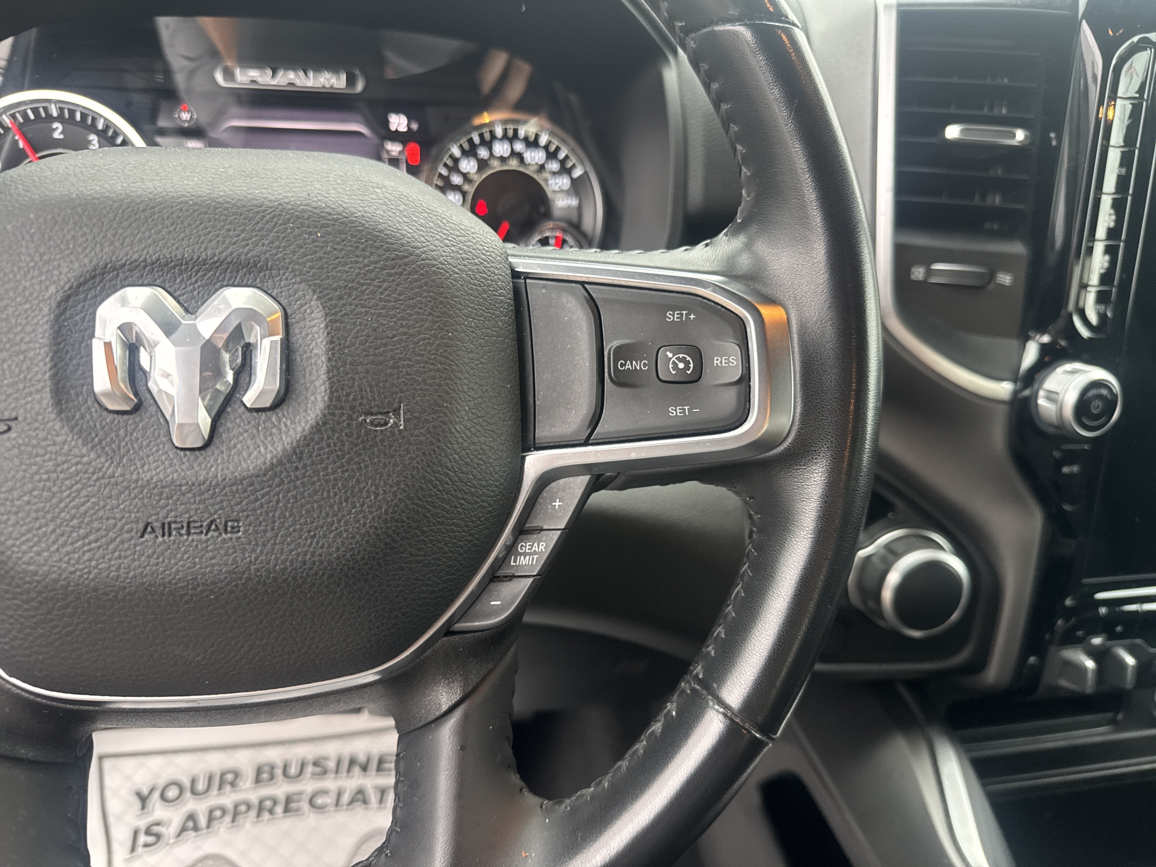 2024 RAM 1500 Big Horn Crew Cab 4x4 5'7" Box