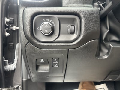 2024 RAM 1500 Big Horn Crew Cab 4x4 5'7" Box