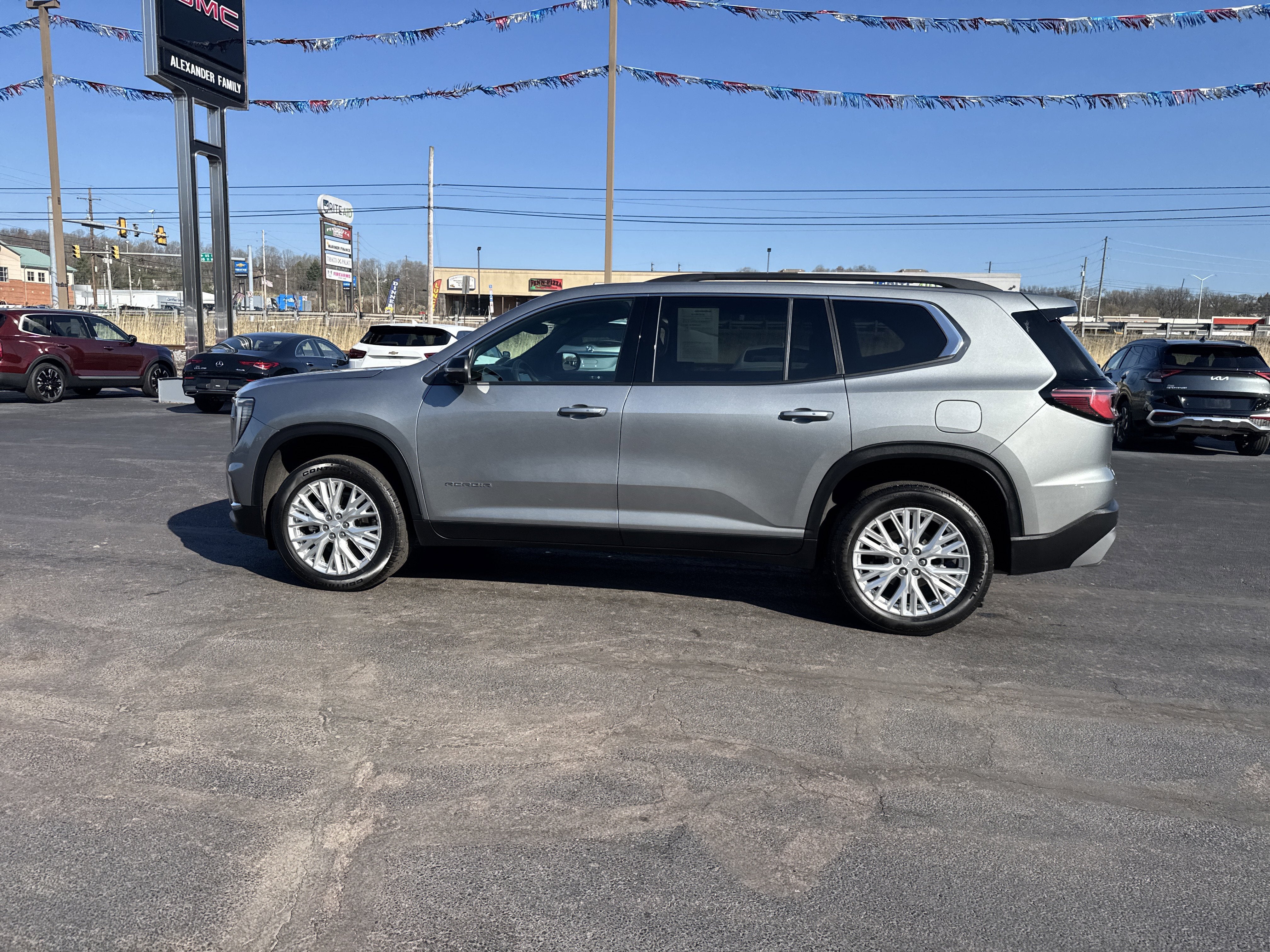 2024 GMC Acadia Elevation