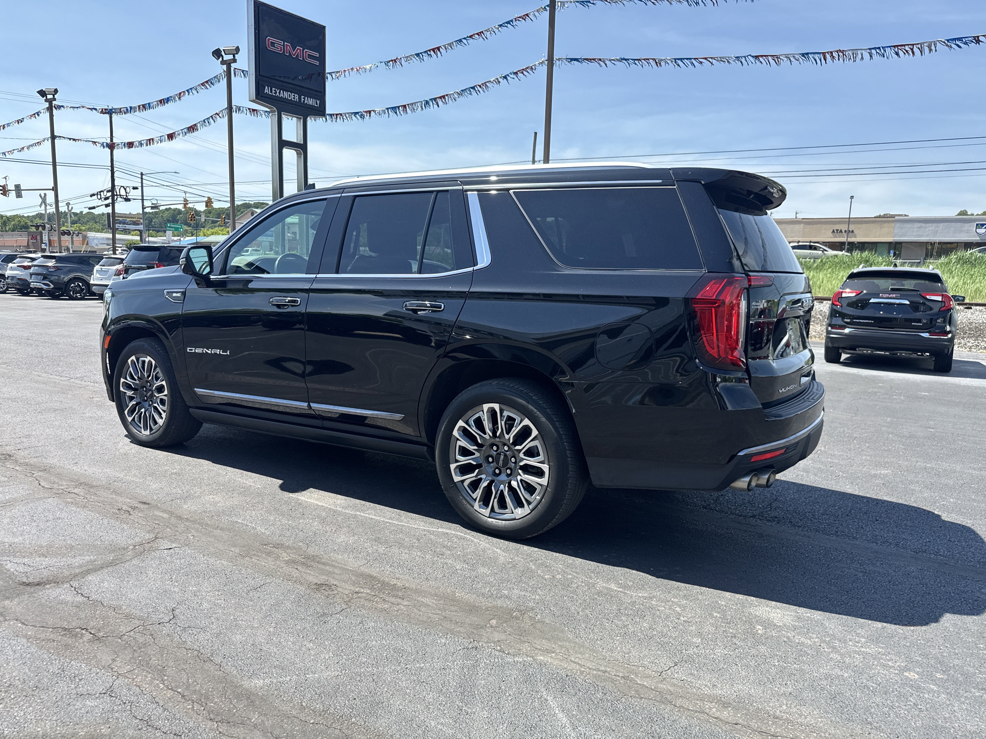 2023 GMC Yukon Denali Ultimate