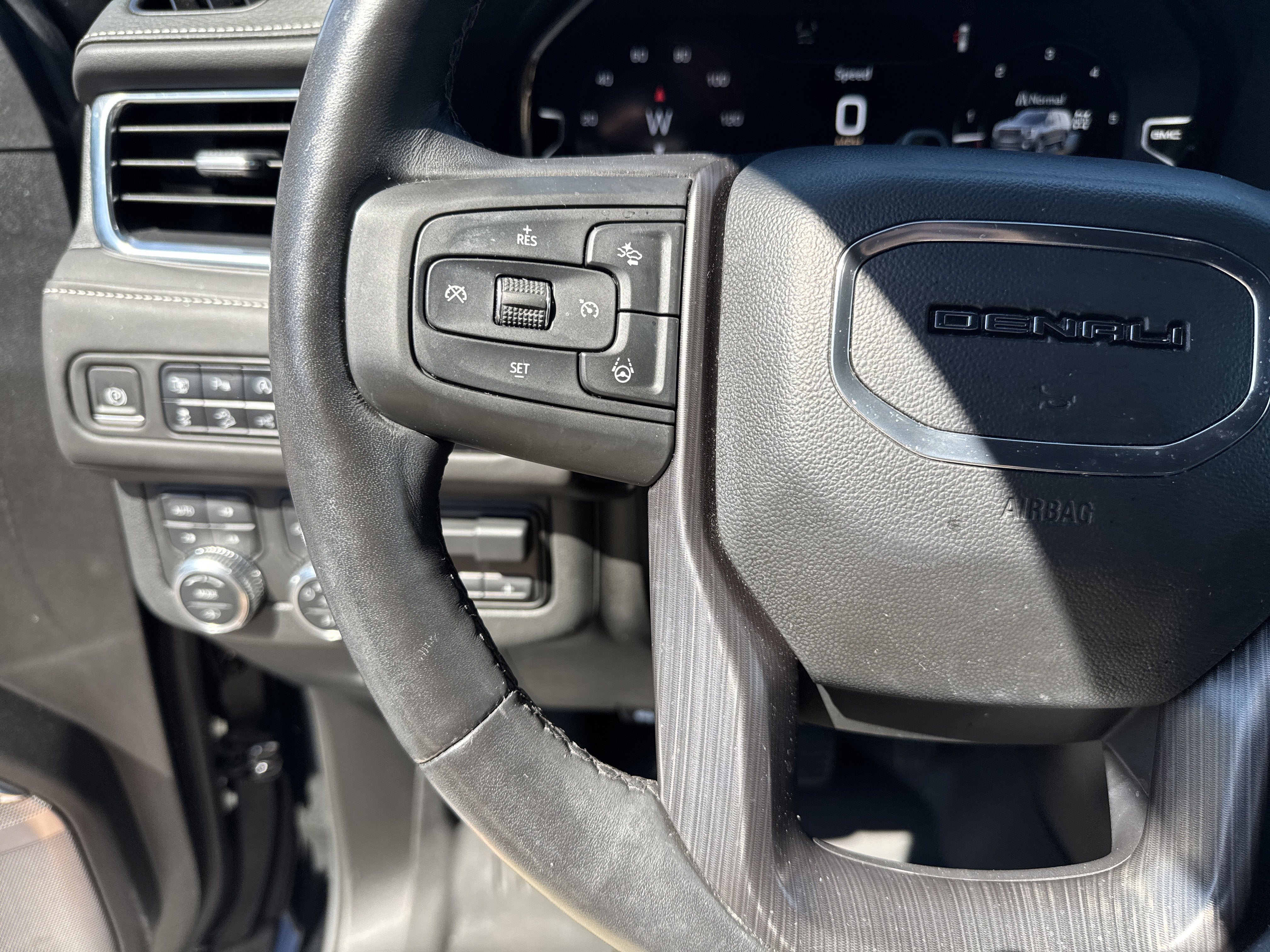 2023 GMC Yukon Denali Ultimate
