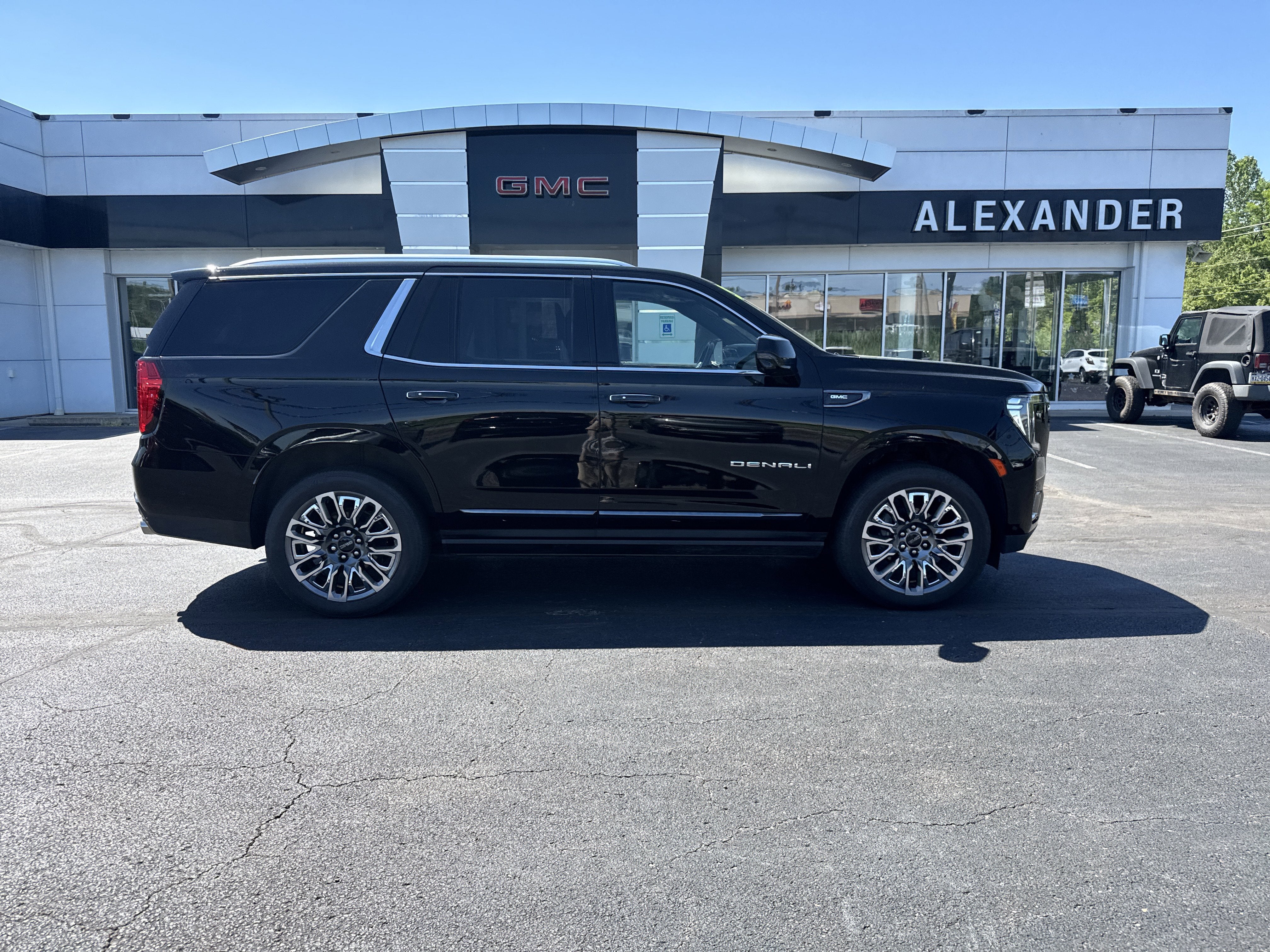 2023 GMC Yukon Denali Ultimate