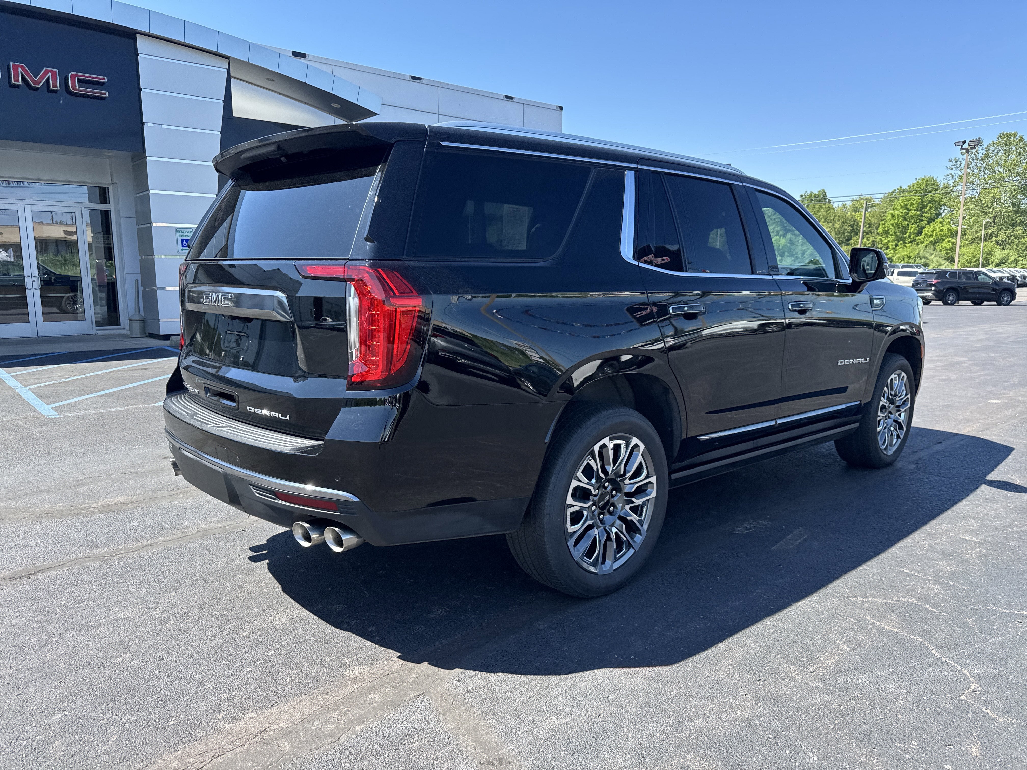 2023 GMC Yukon Denali Ultimate