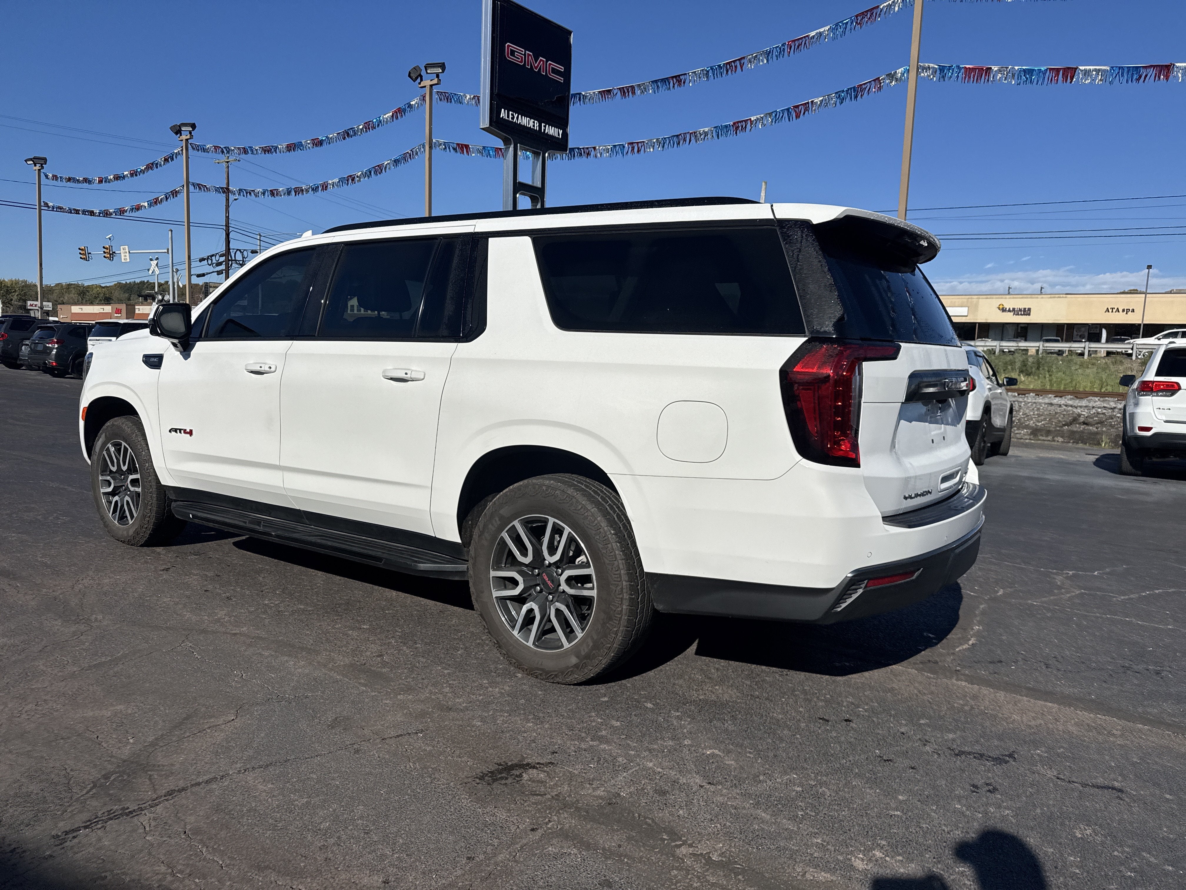 2023 GMC Yukon XL AT4