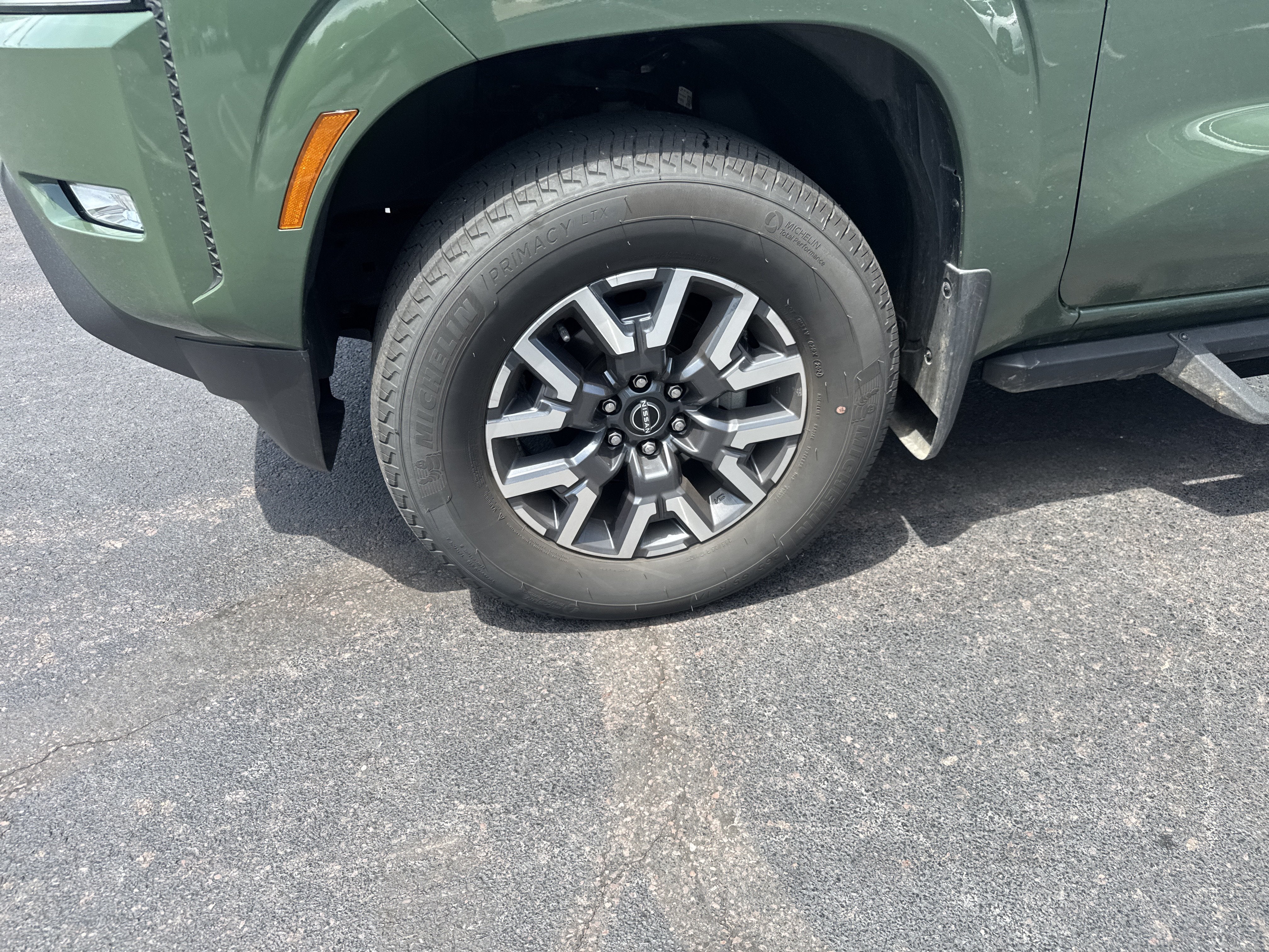 2024 Nissan Frontier Crew Cab SL 4x4