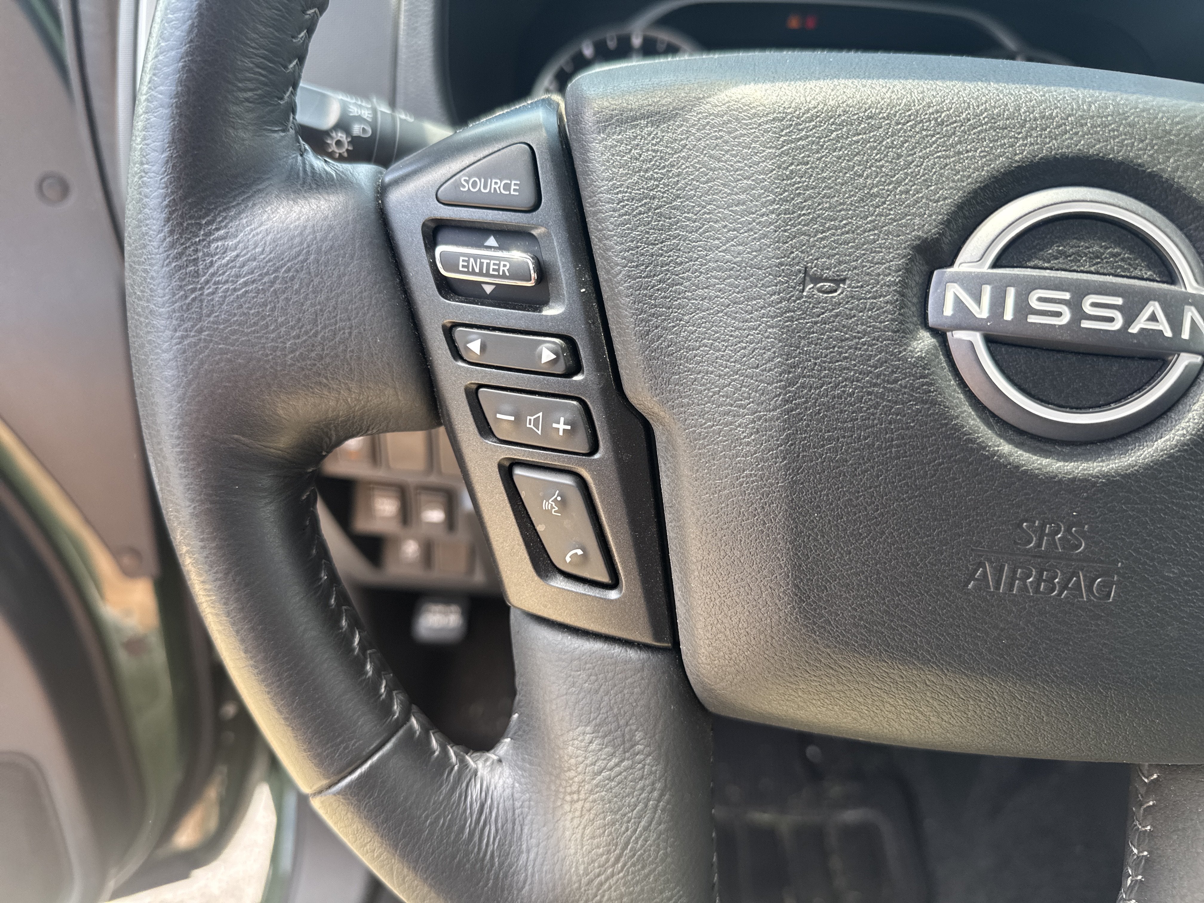 2024 Nissan Frontier Crew Cab SL 4x4