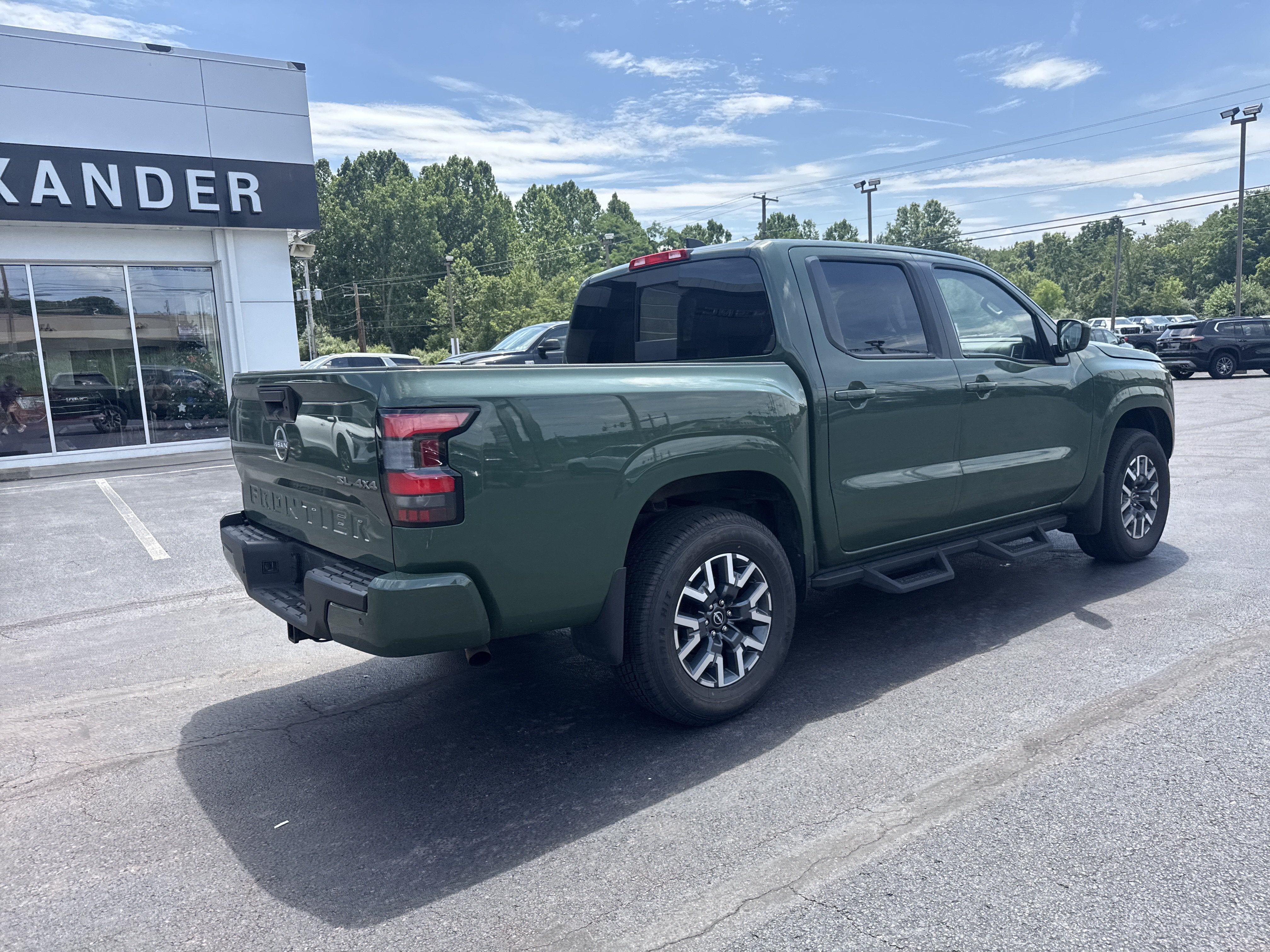 2024 Nissan Frontier Crew Cab SL 4x4