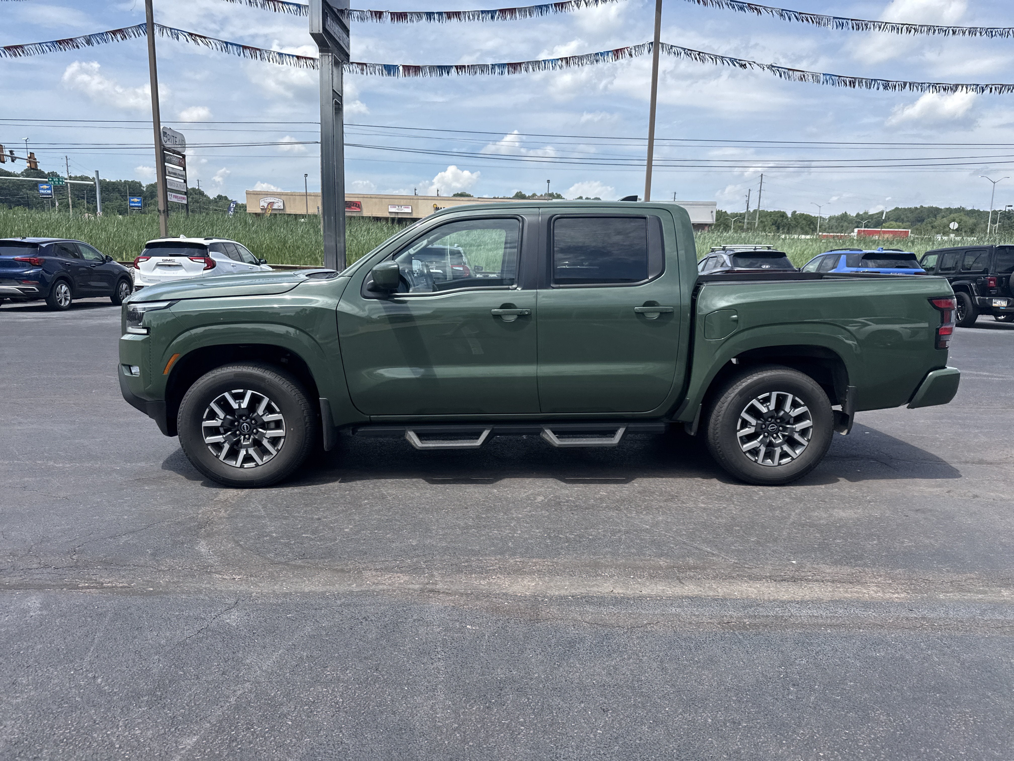 2024 Nissan Frontier Crew Cab SL 4x4
