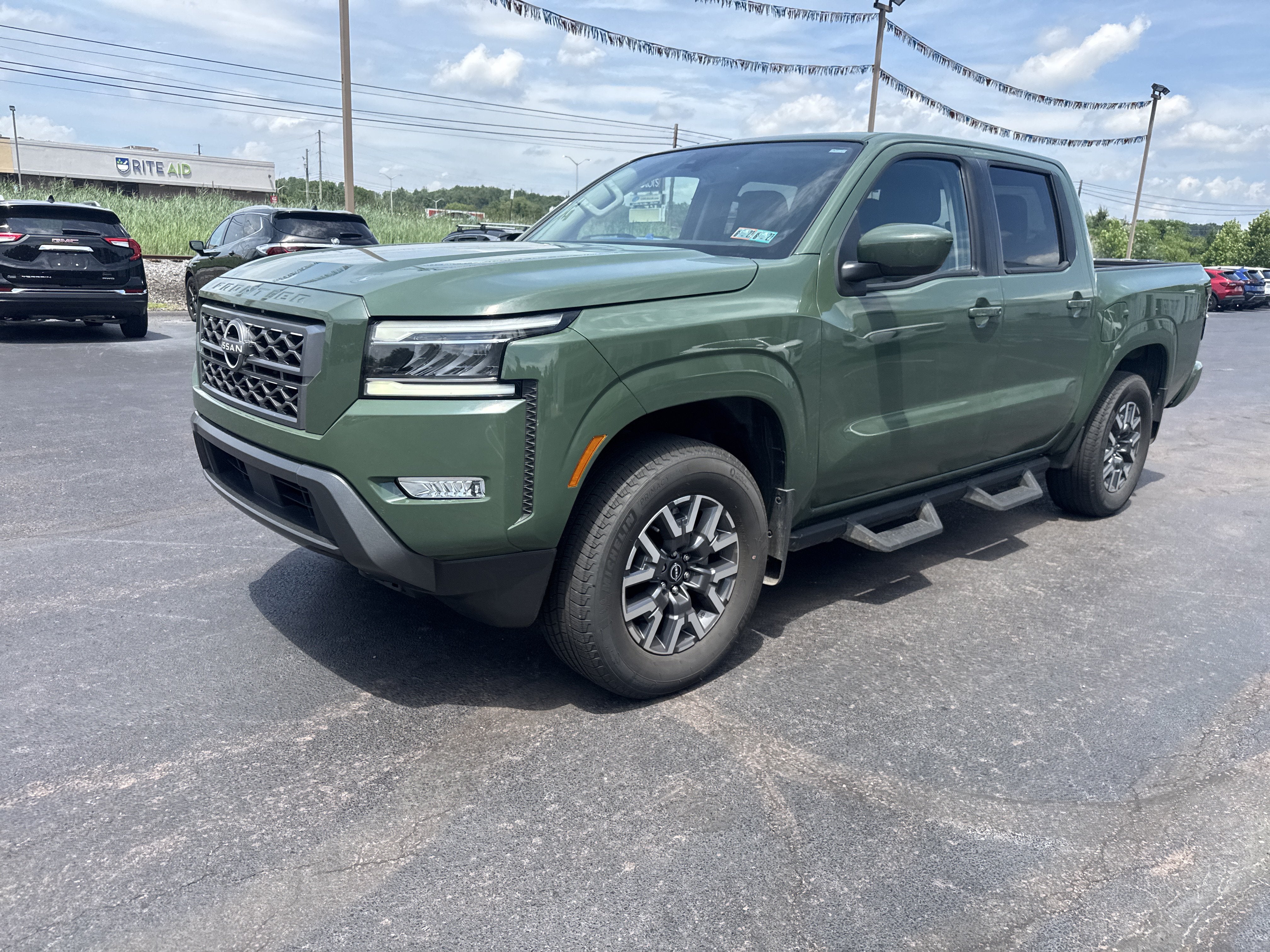 2024 Nissan Frontier Crew Cab SL 4x4