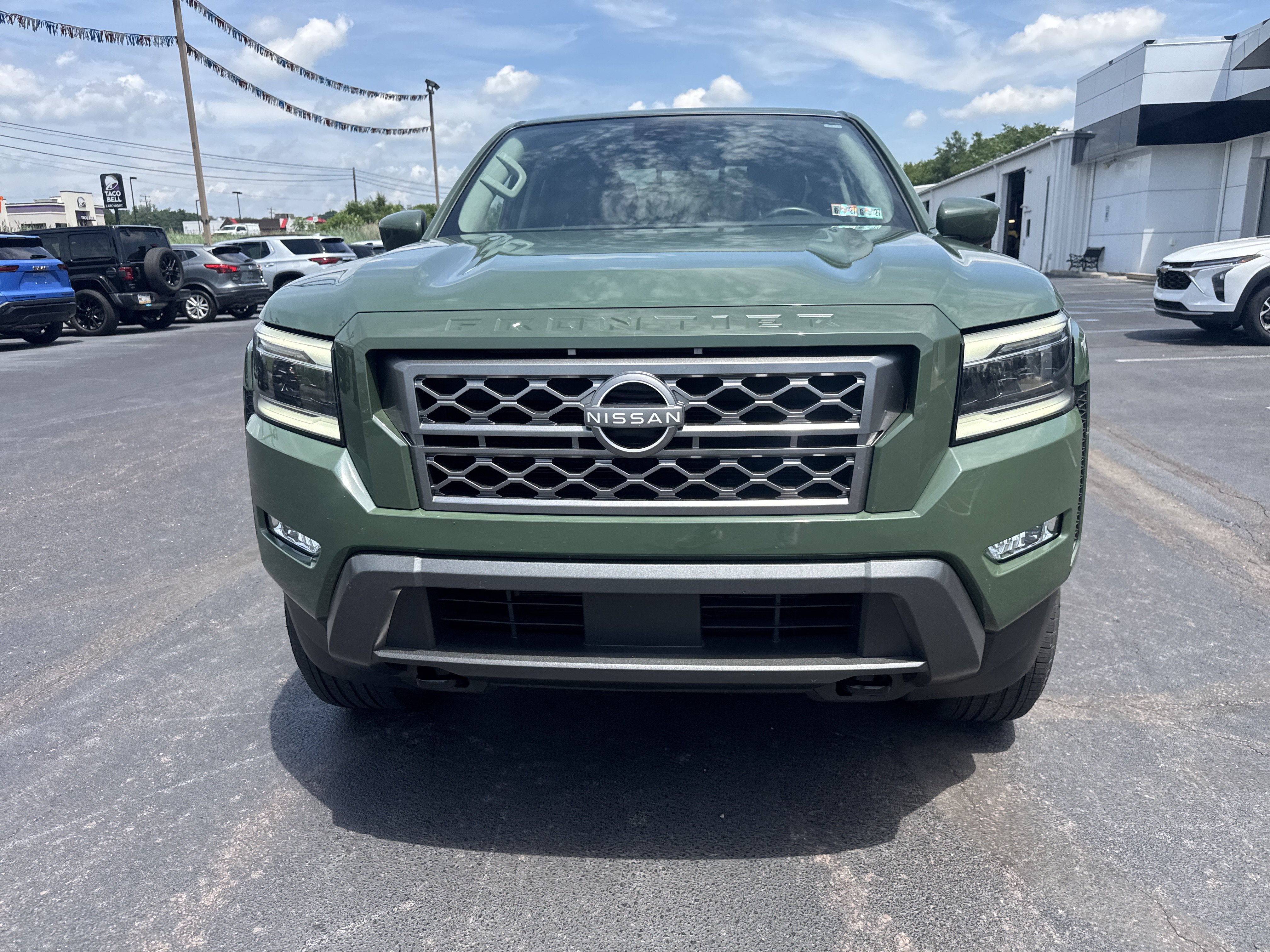 2024 Nissan Frontier Crew Cab SL 4x4