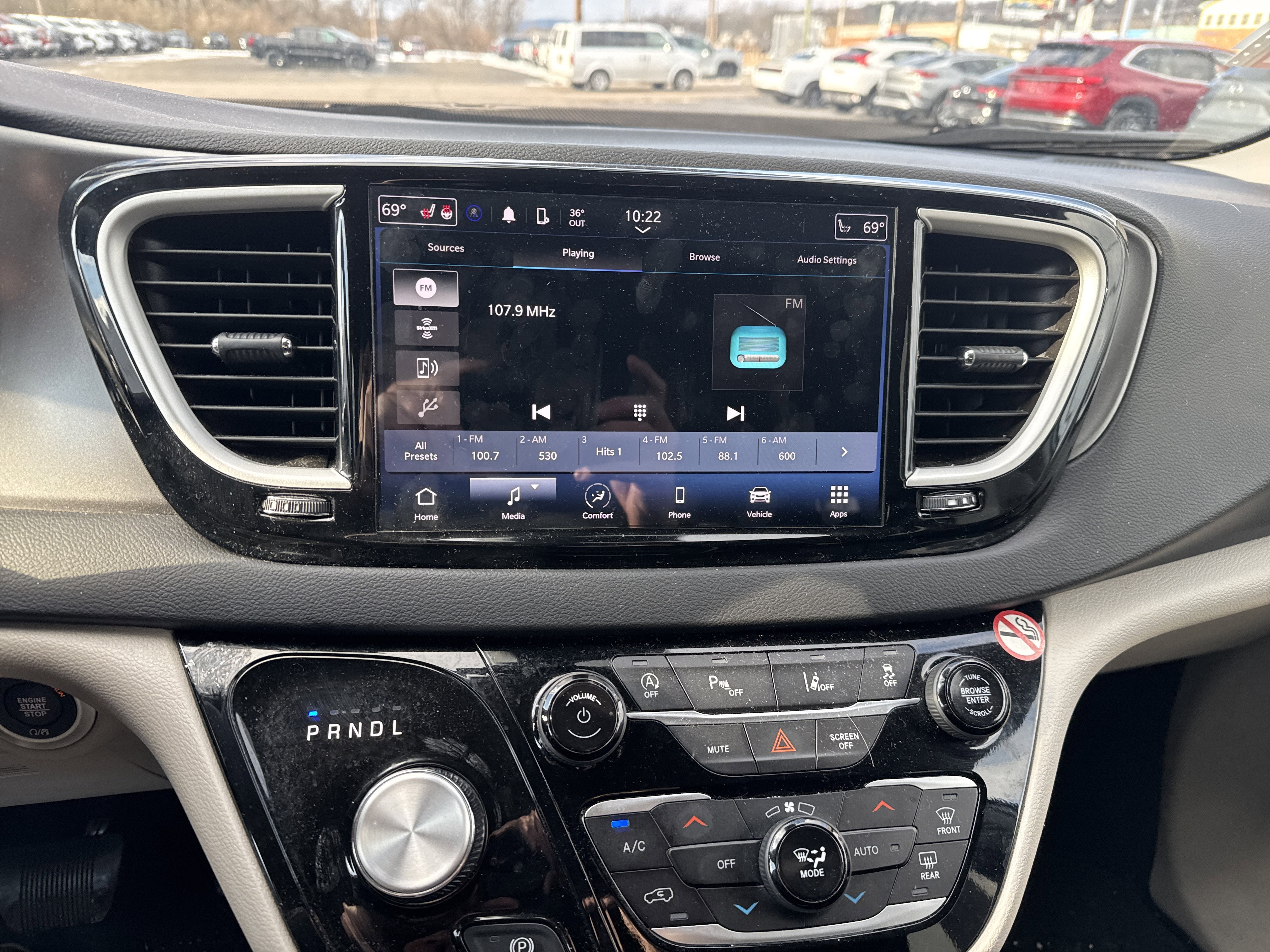 2024 Chrysler Pacifica Touring L