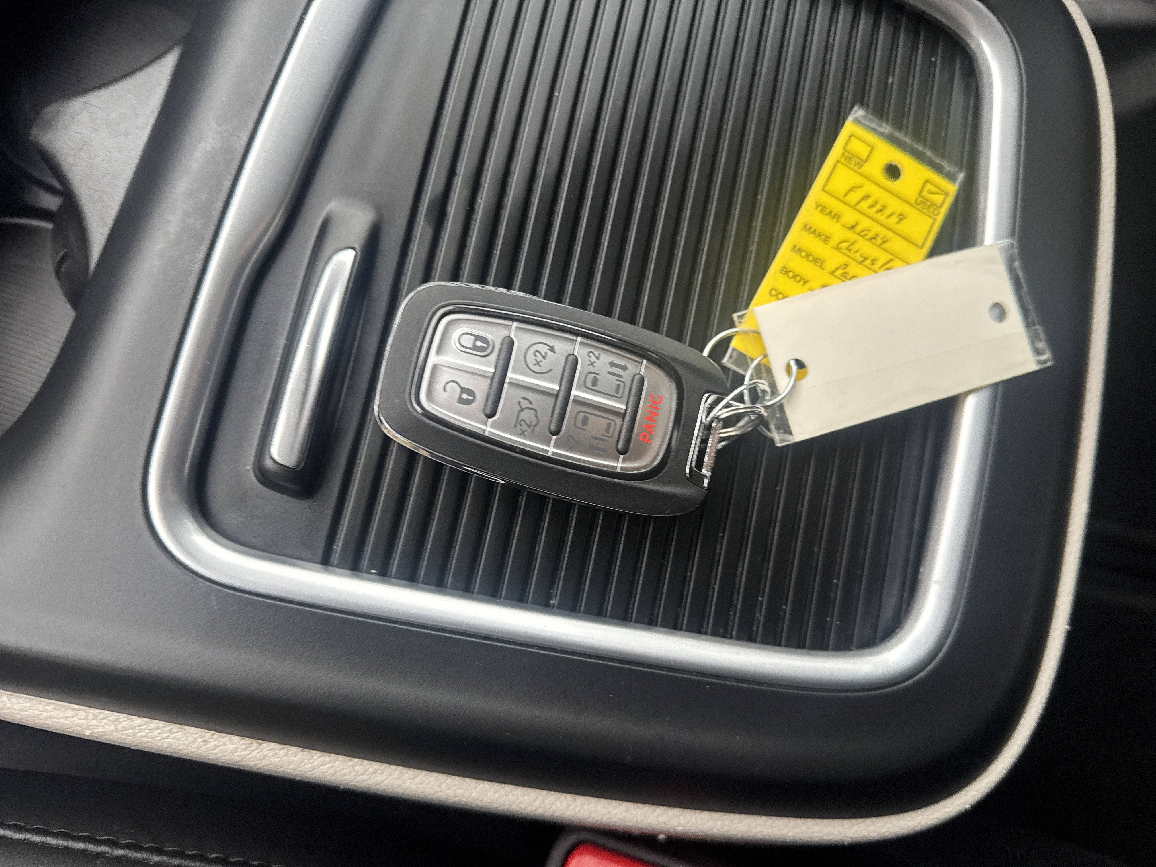 2024 Chrysler Pacifica Touring L