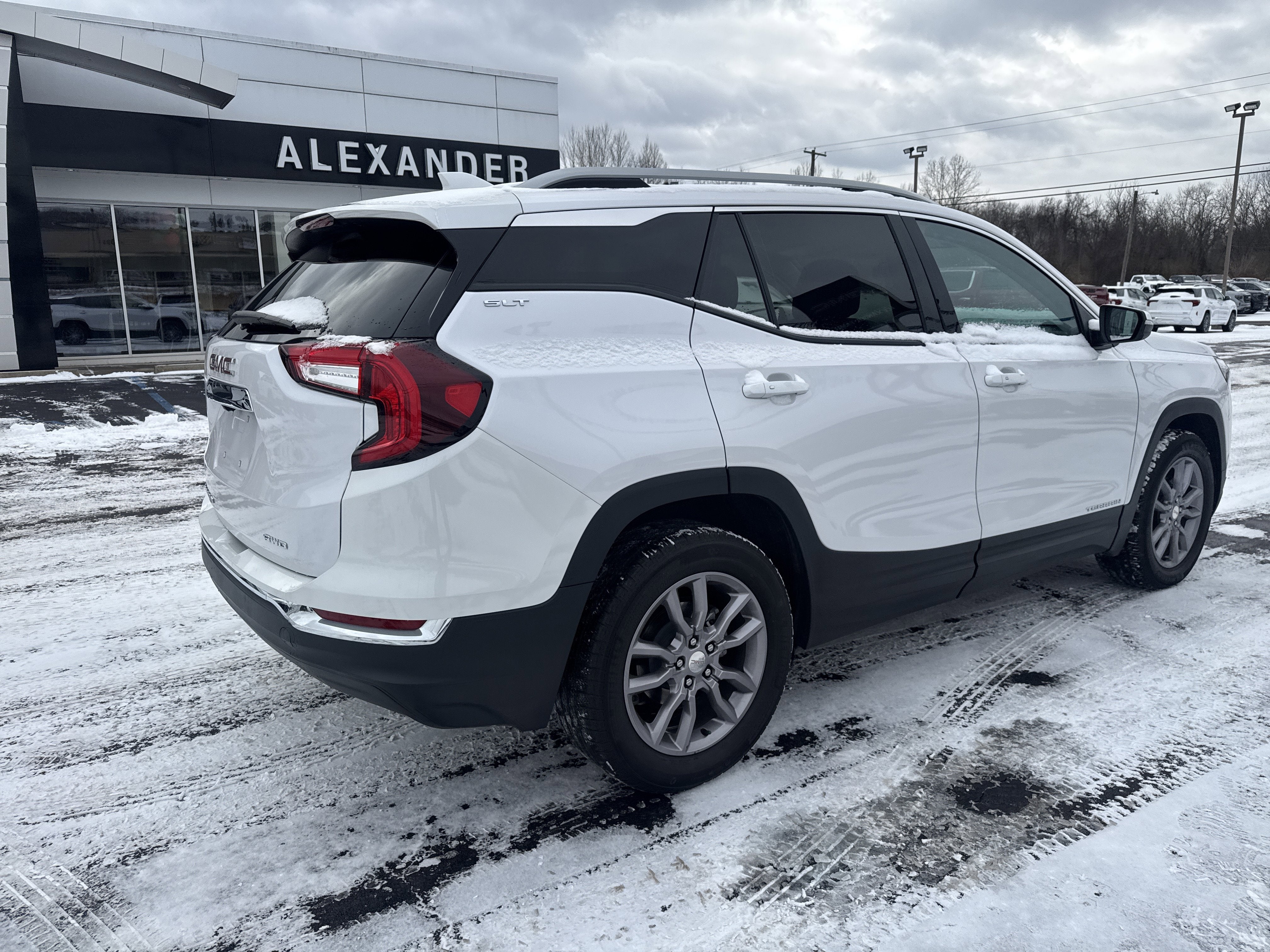 2023 GMC Terrain SLT