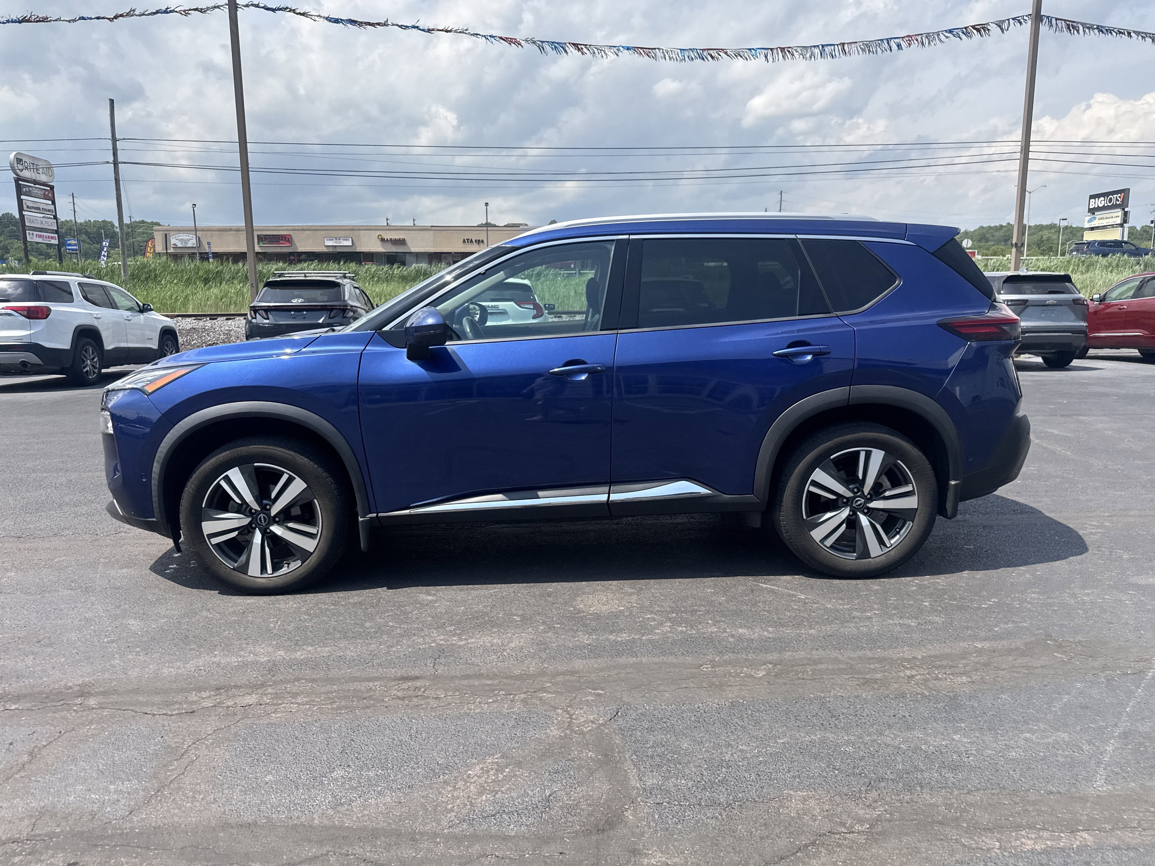 2023 Nissan Rogue SL