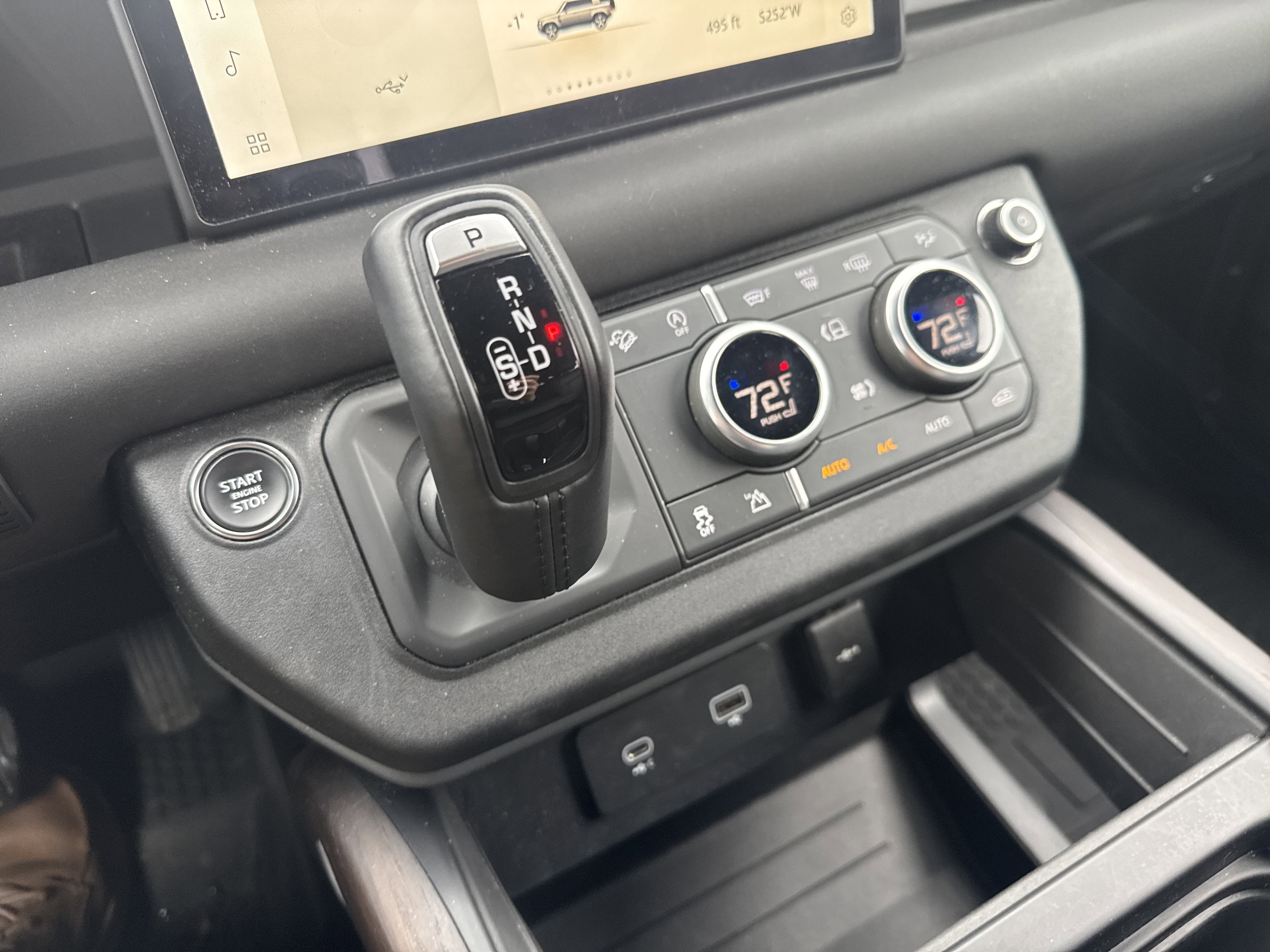 2024 Land Rover Defender X-Dynamic SE