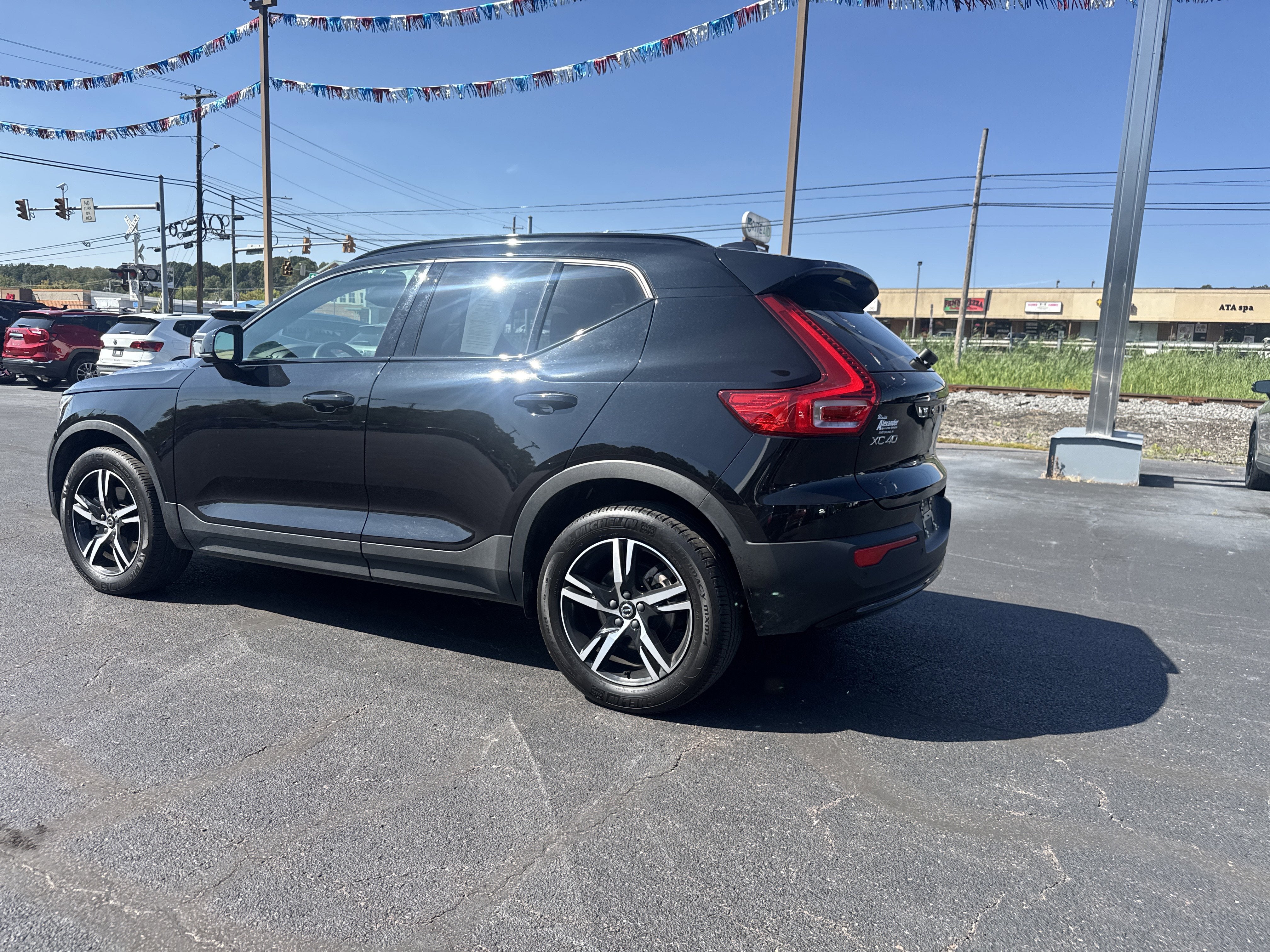 2024 Volvo XC40 Core Bright Theme