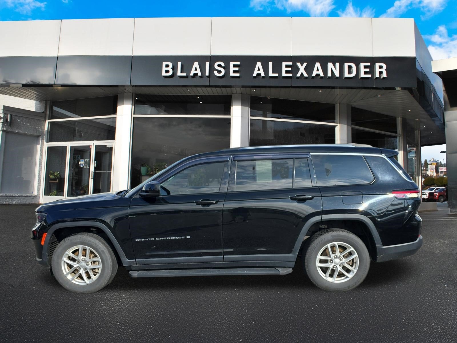 2022 Jeep Grand Cherokee L Laredo