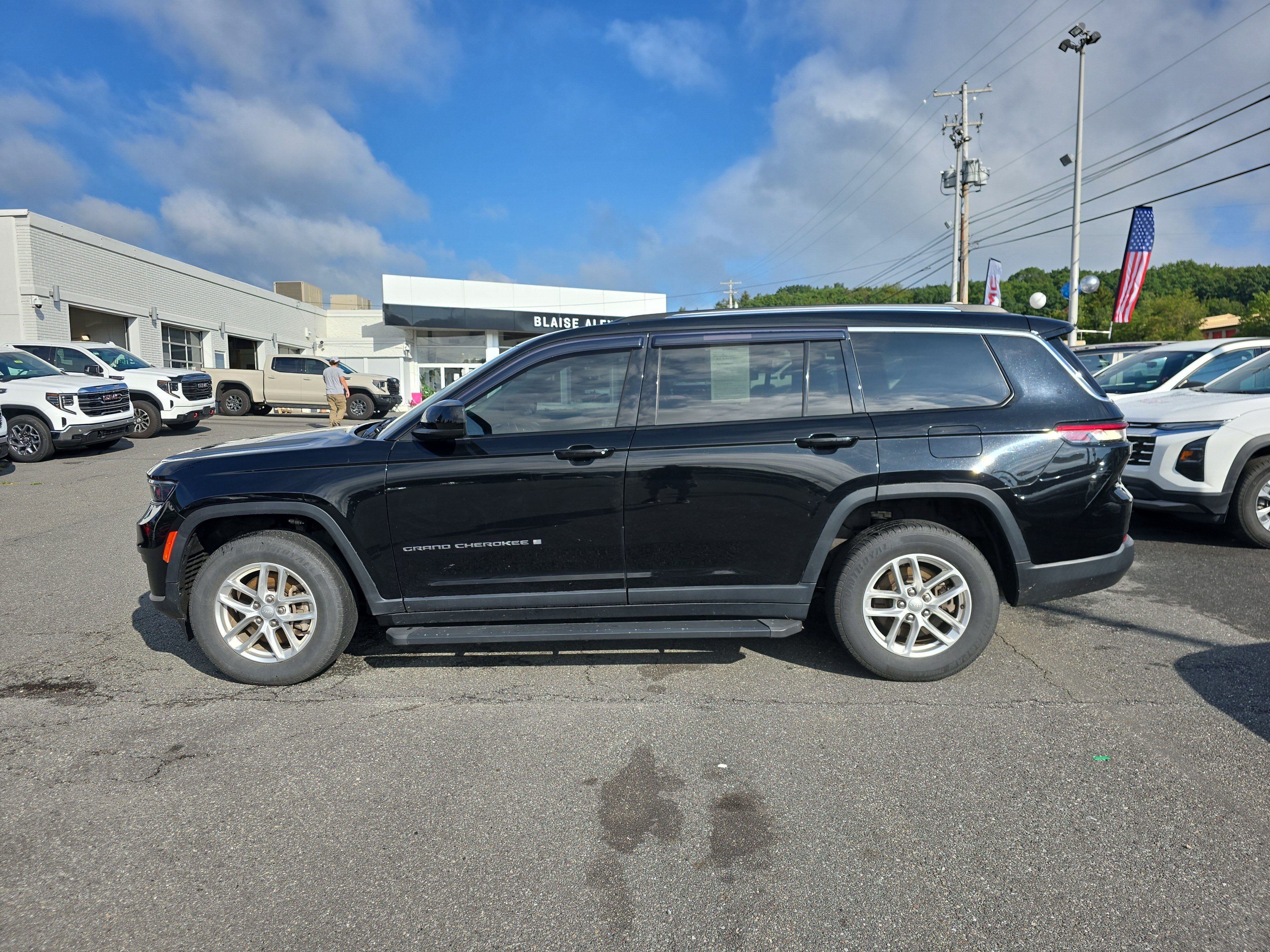 2022 Jeep Grand Cherokee L Laredo