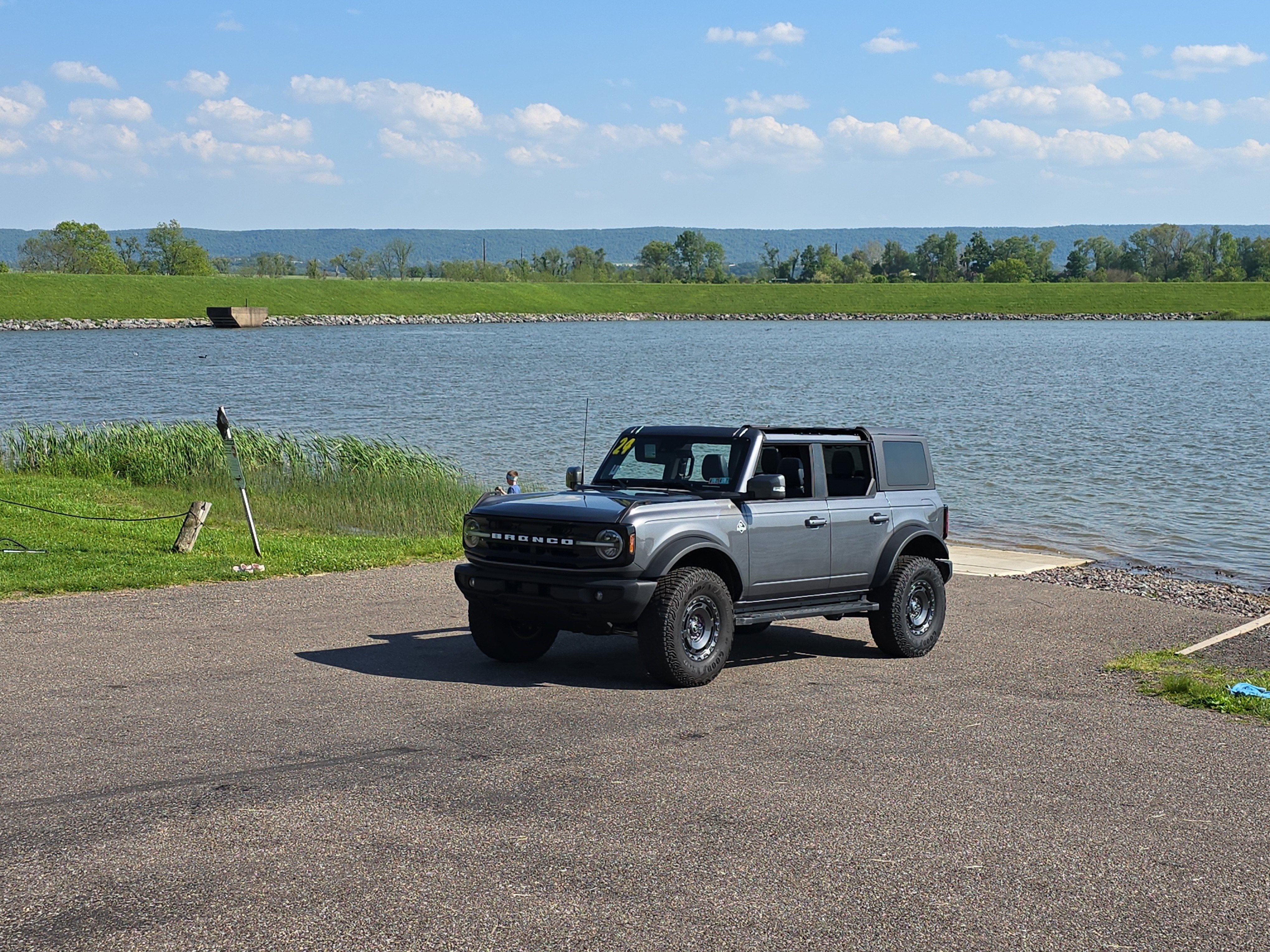 2024 Ford Bronco Outer Banks