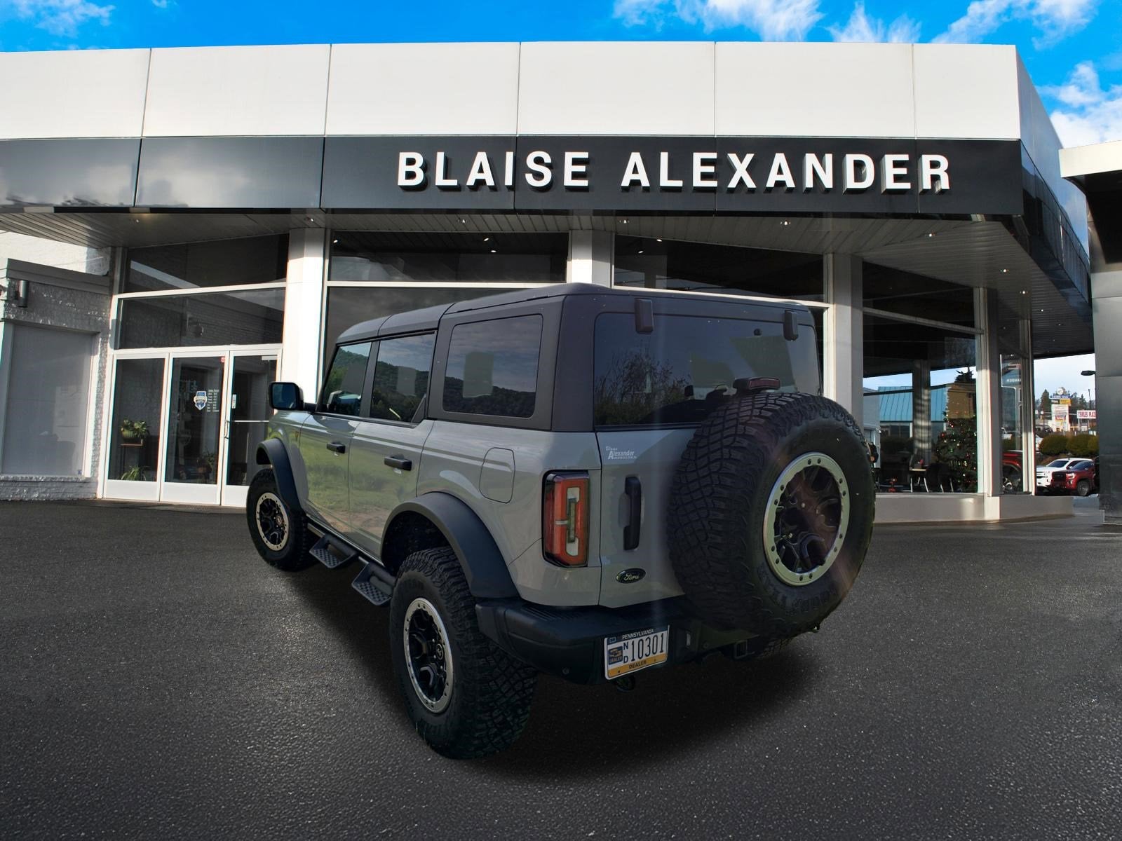 2023 Ford Bronco Base