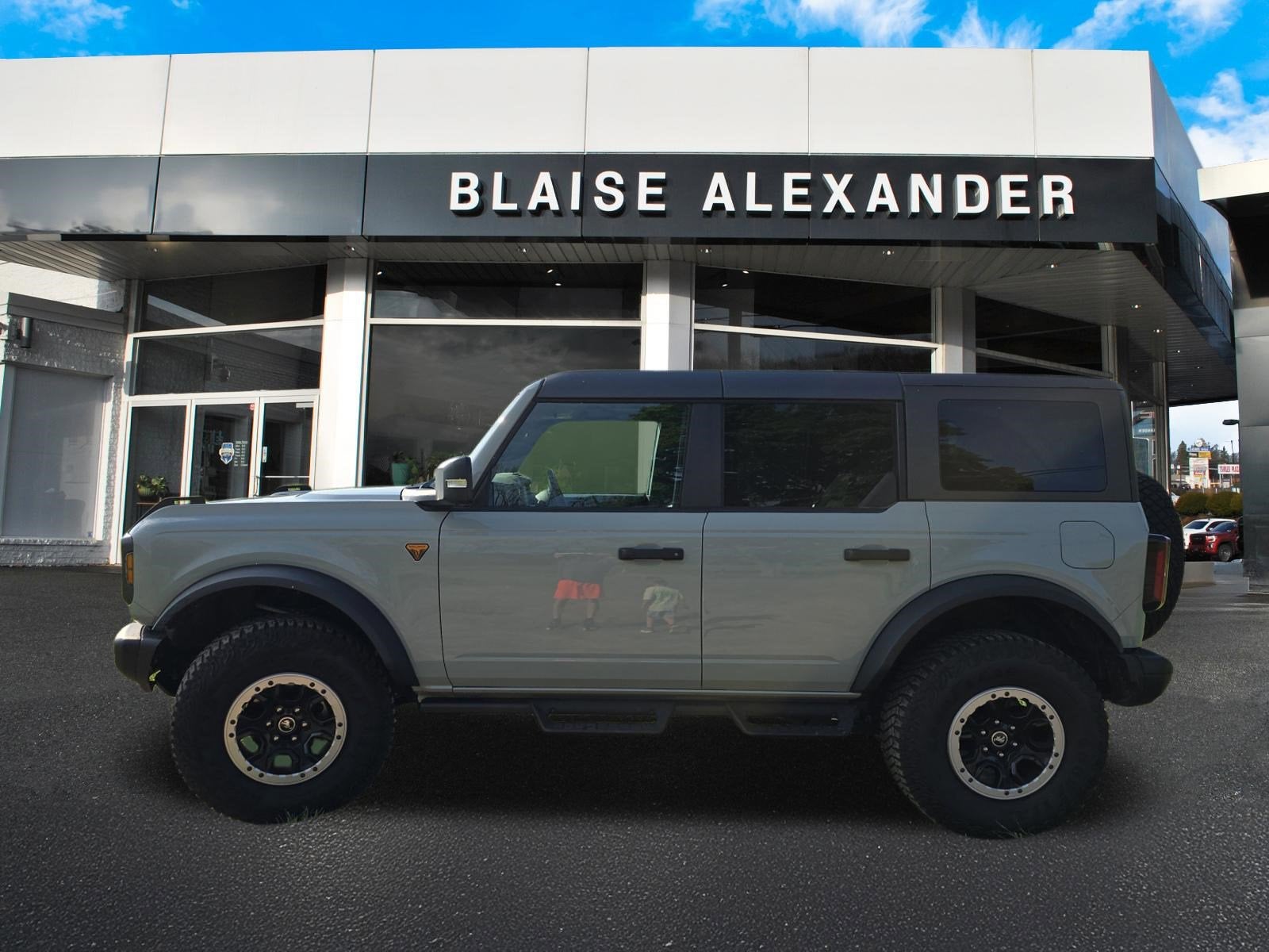 2023 Ford Bronco Base