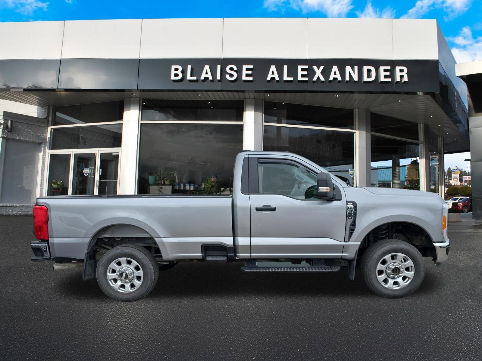 2023 Ford Super Duty F-350 SRW XL