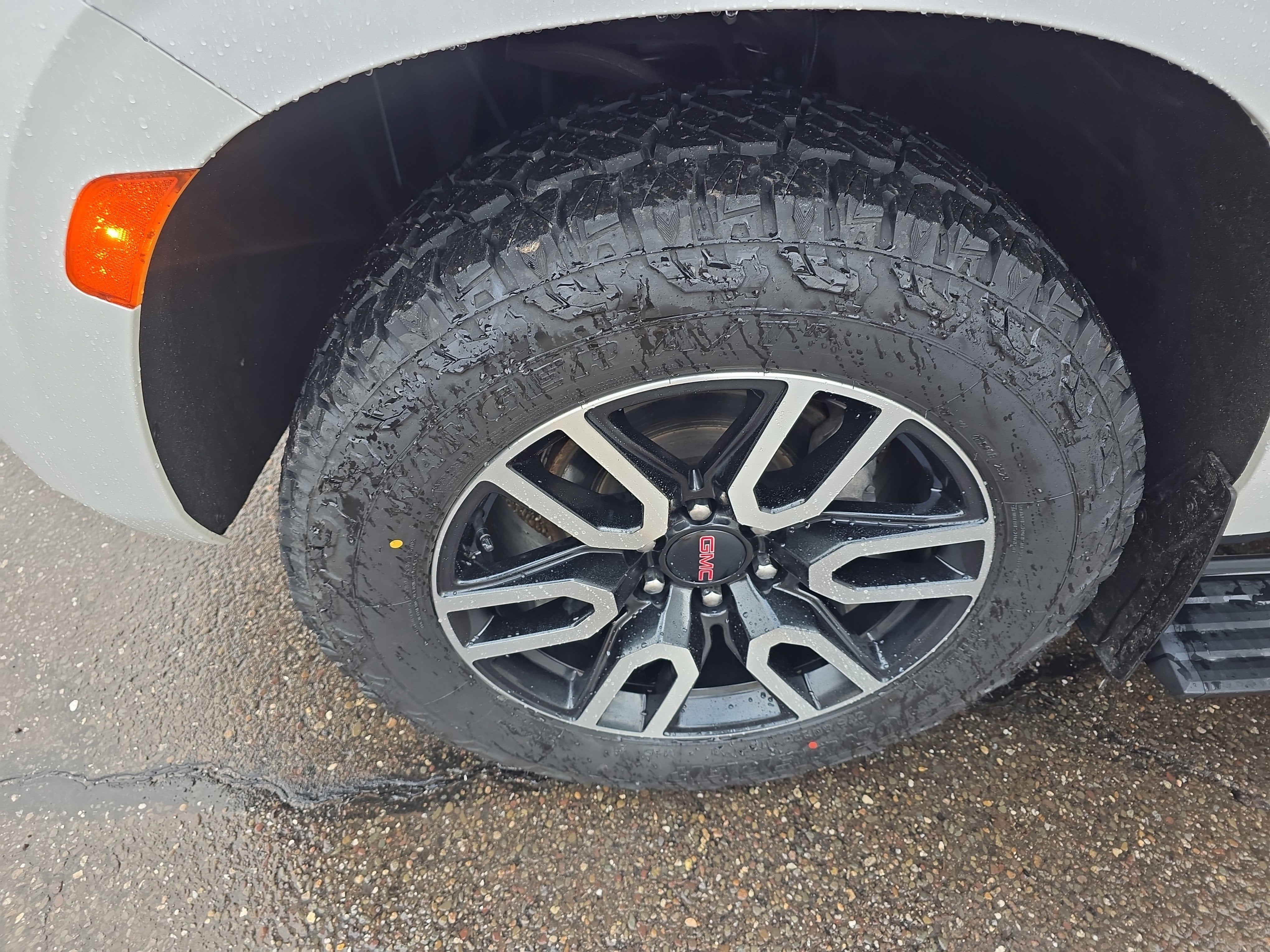 2023 GMC Yukon XL AT4