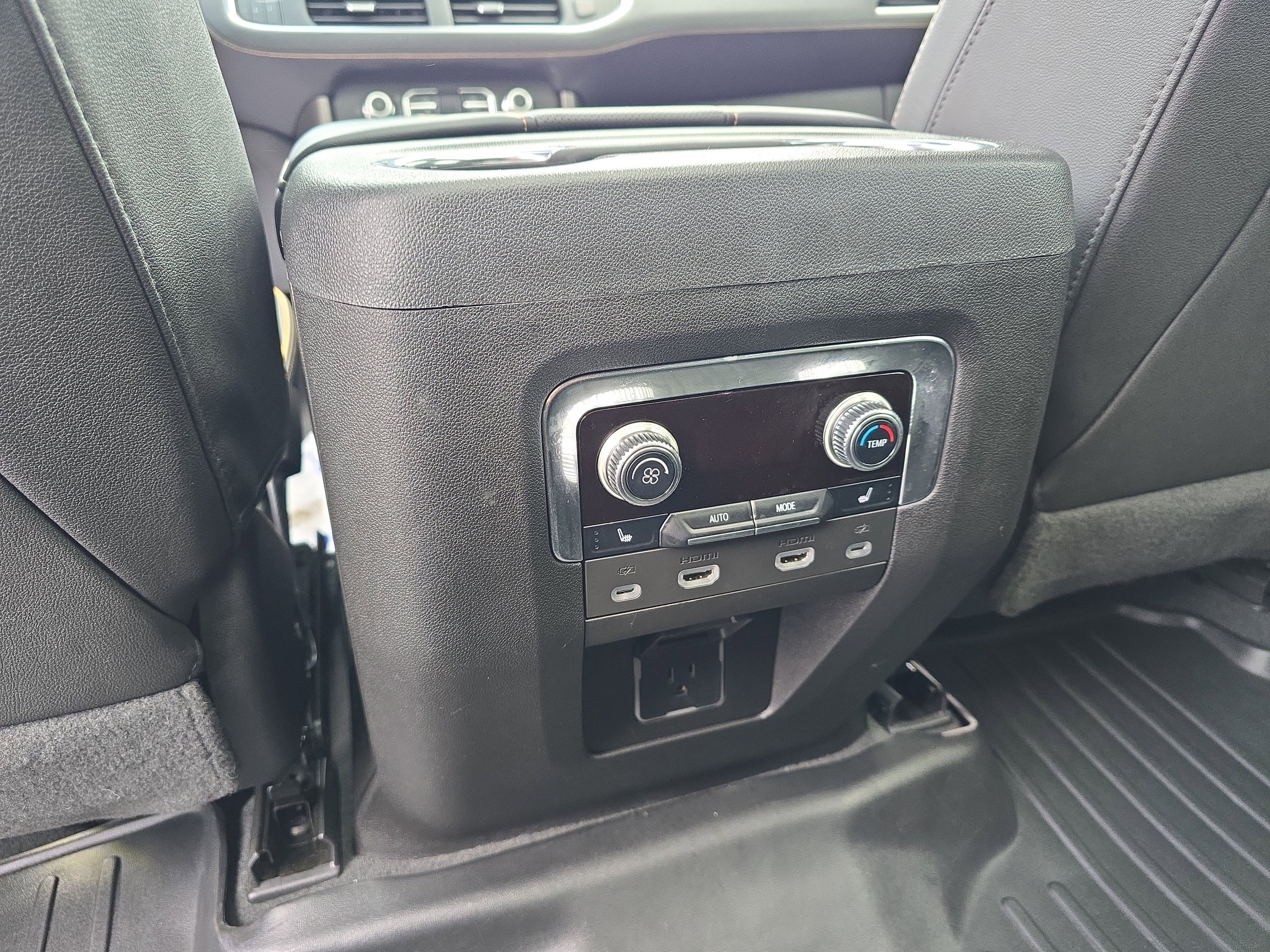 2023 GMC Yukon XL AT4