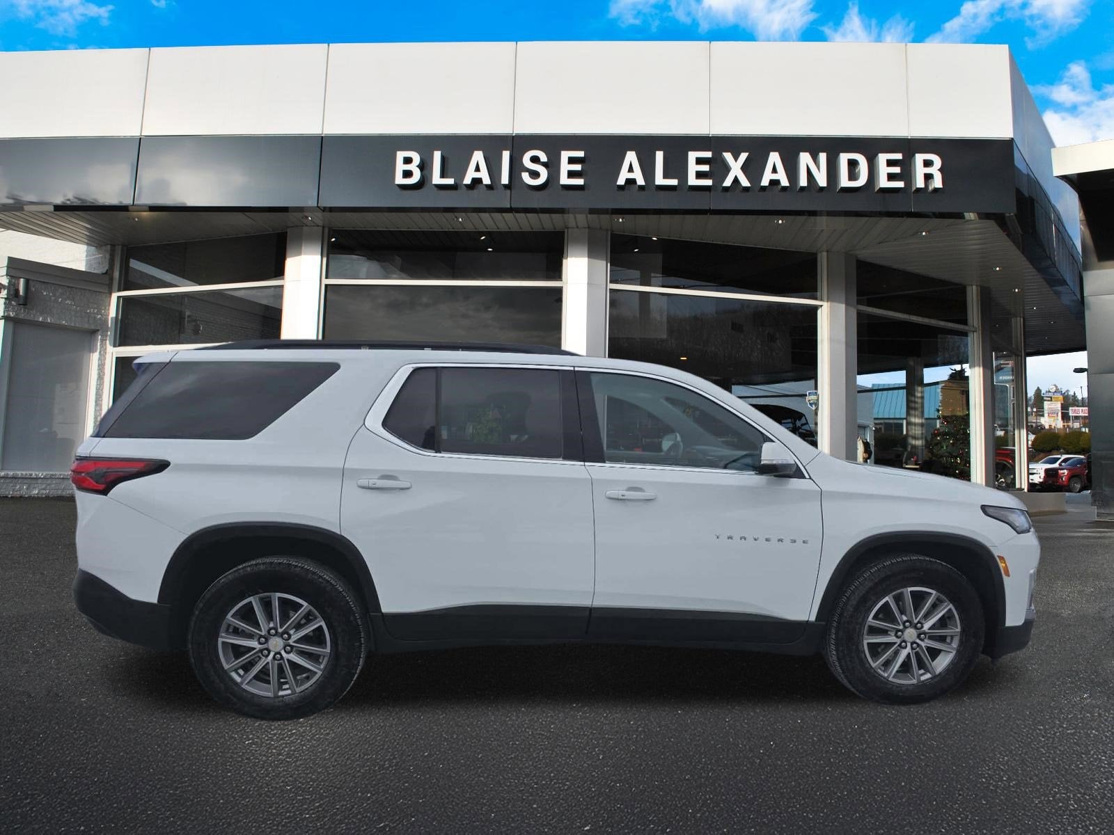 2023 Chevrolet Traverse LT Cloth