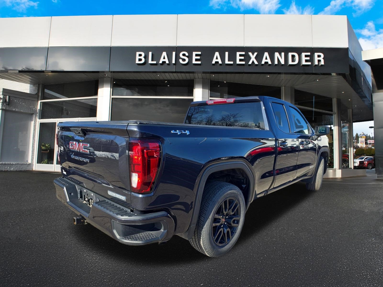 2023 GMC Sierra 1500 Elevation