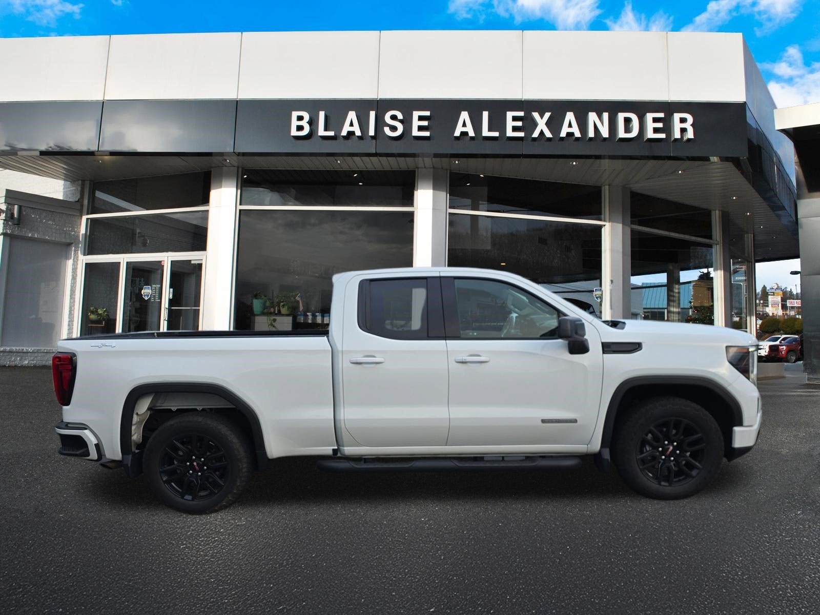 2023 GMC Sierra 1500 Elevation