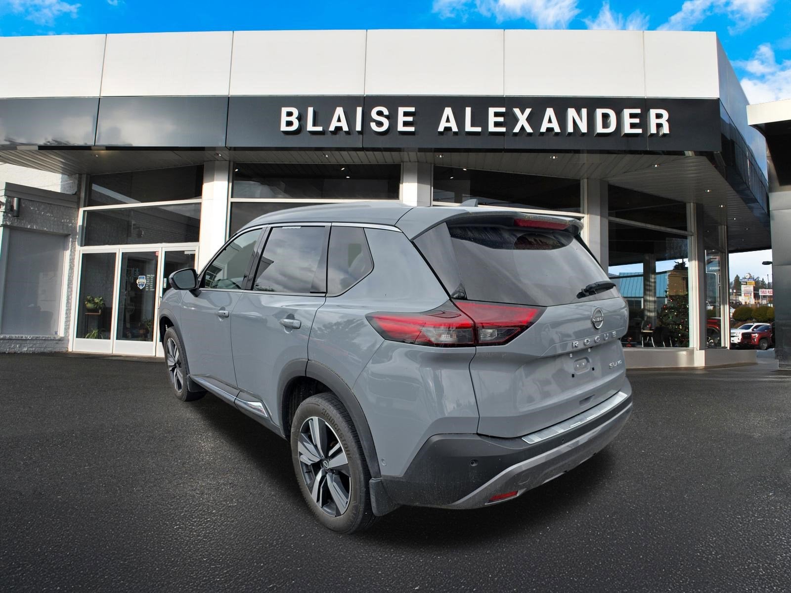 2023 Nissan Rogue SL