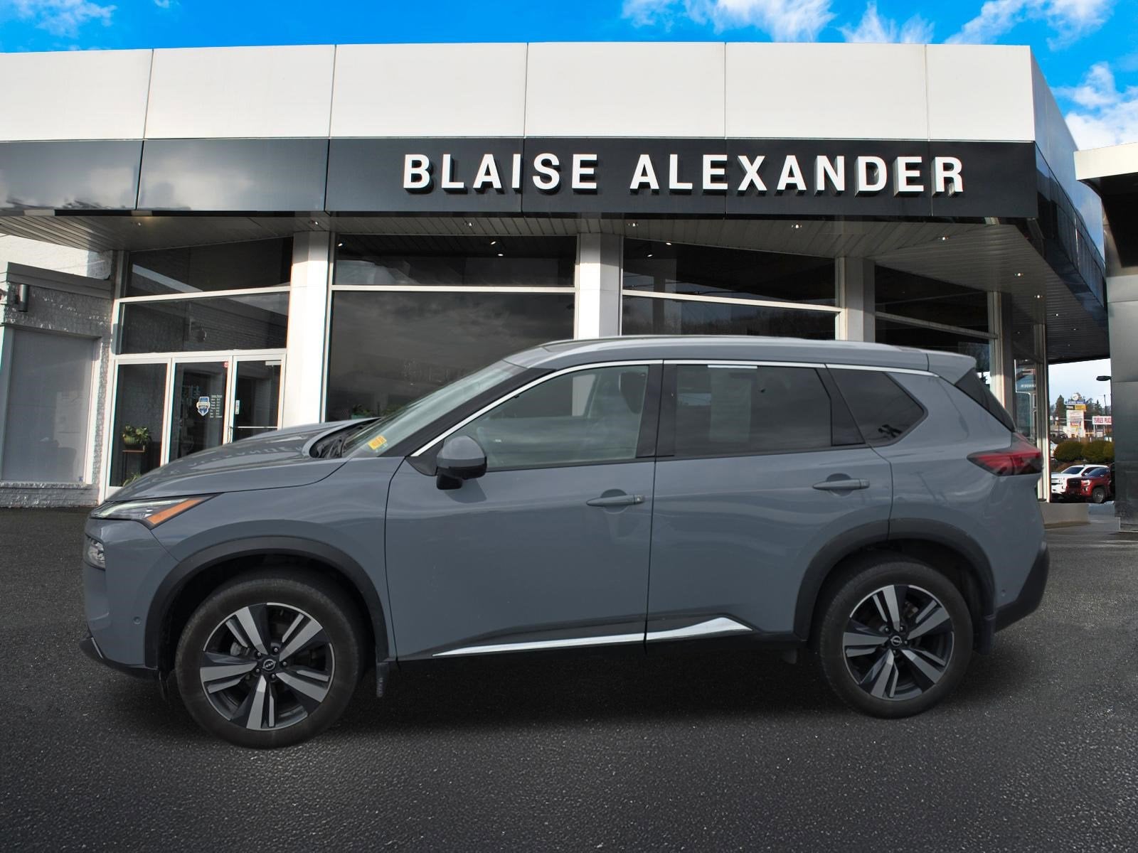 2023 Nissan Rogue SL