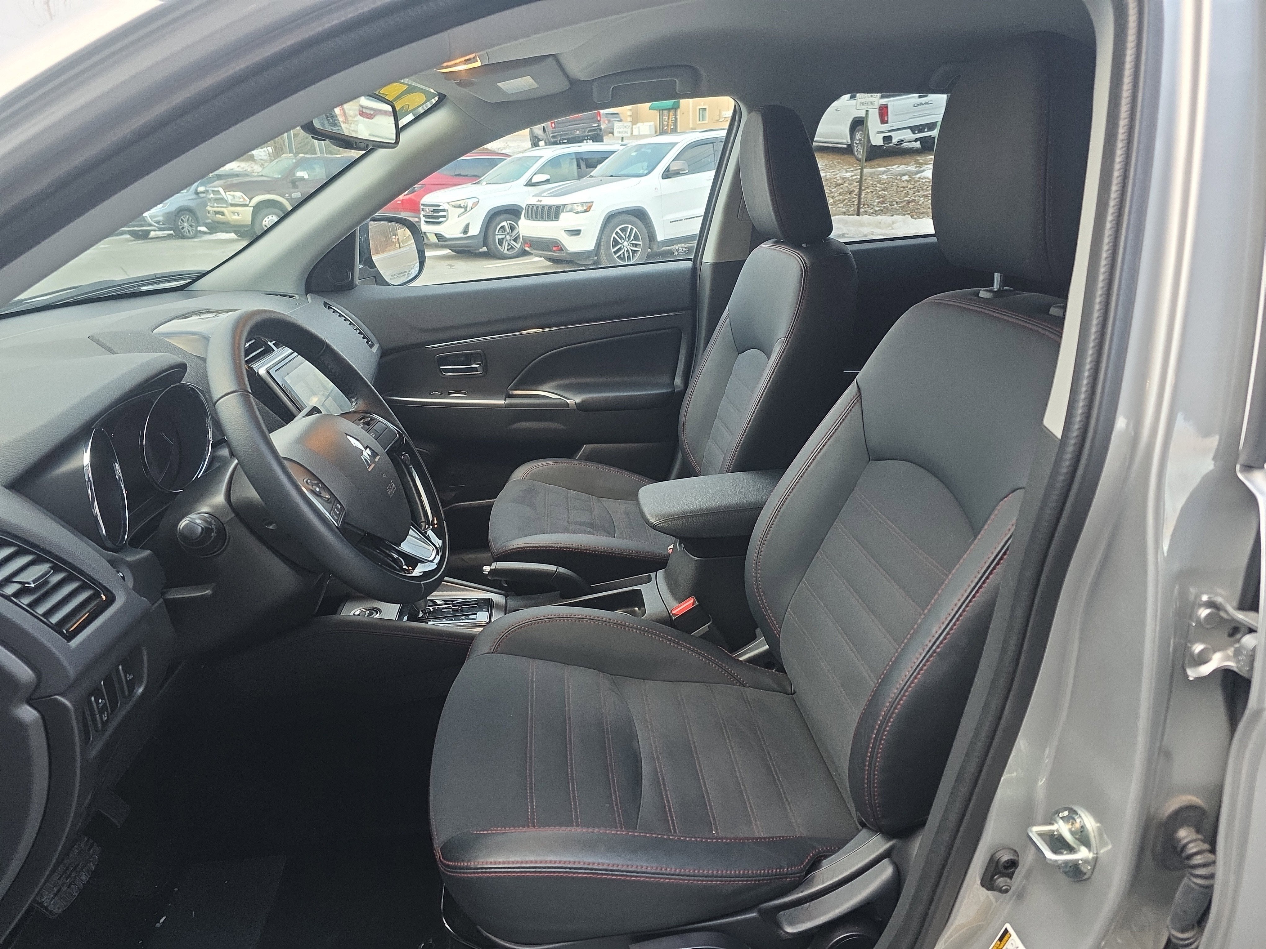 2025 Mitsubishi Outlander Sport S