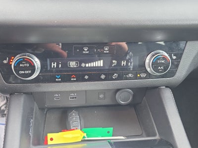 2024 Mitsubishi Outlander SEL