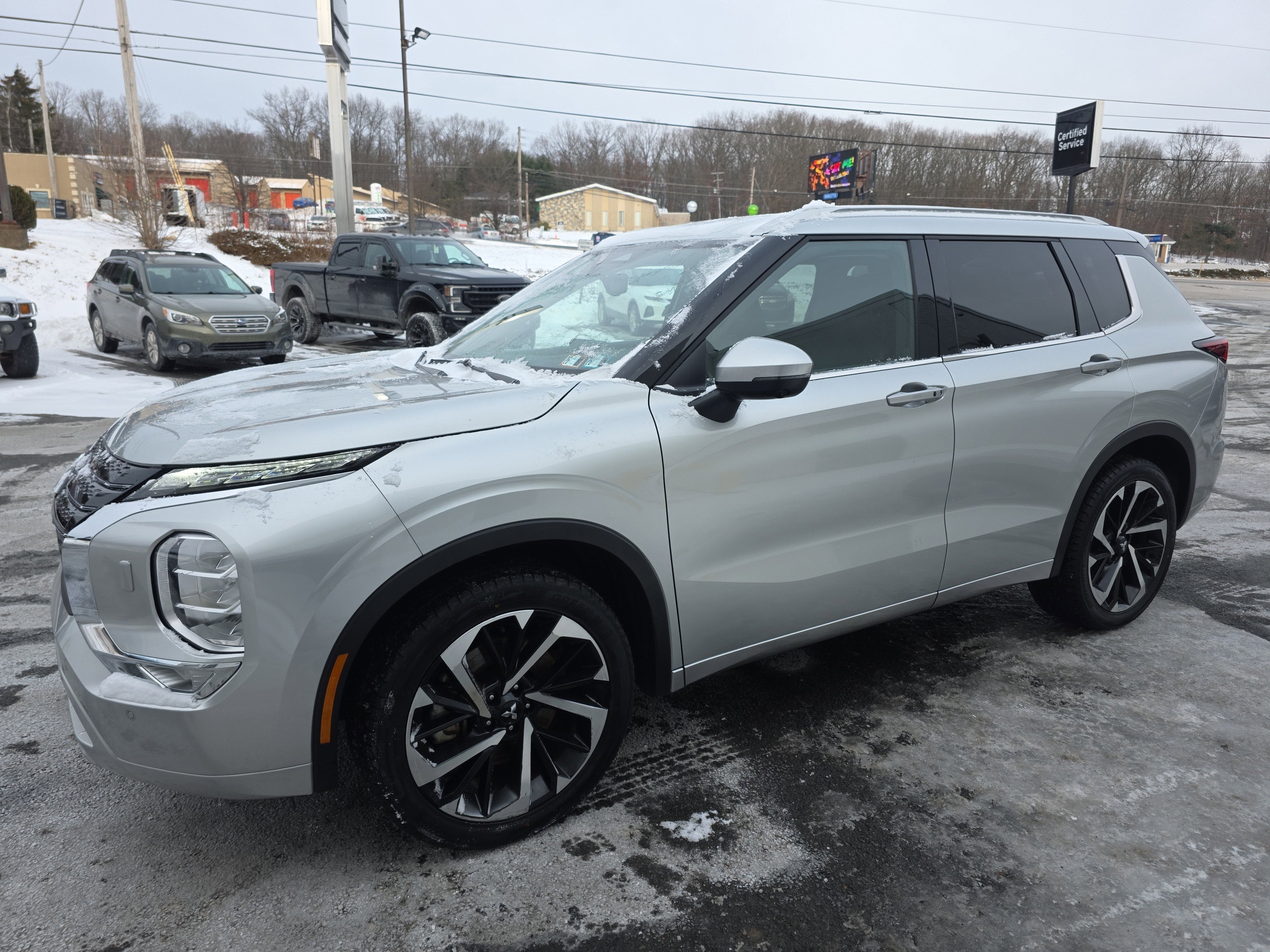 2024 Mitsubishi Outlander SEL