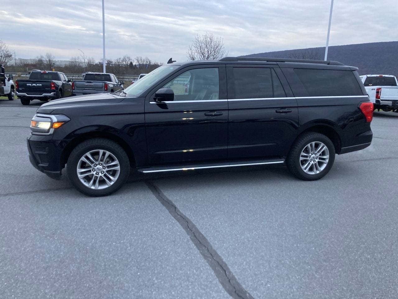 2022 Ford Expedition Max XLT