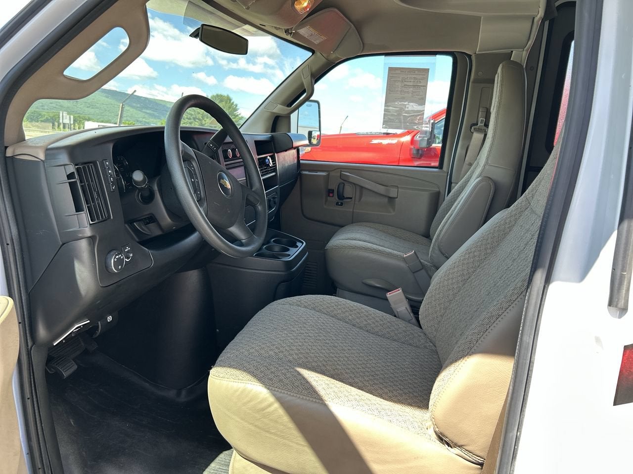 2023 Chevrolet Express Cutaway 3500 1WT