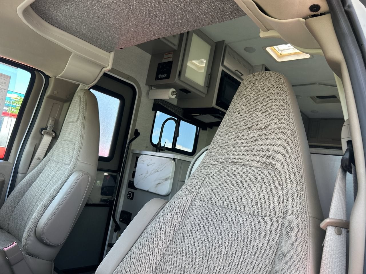 2023 Chevrolet Express Cutaway 3500 1WT