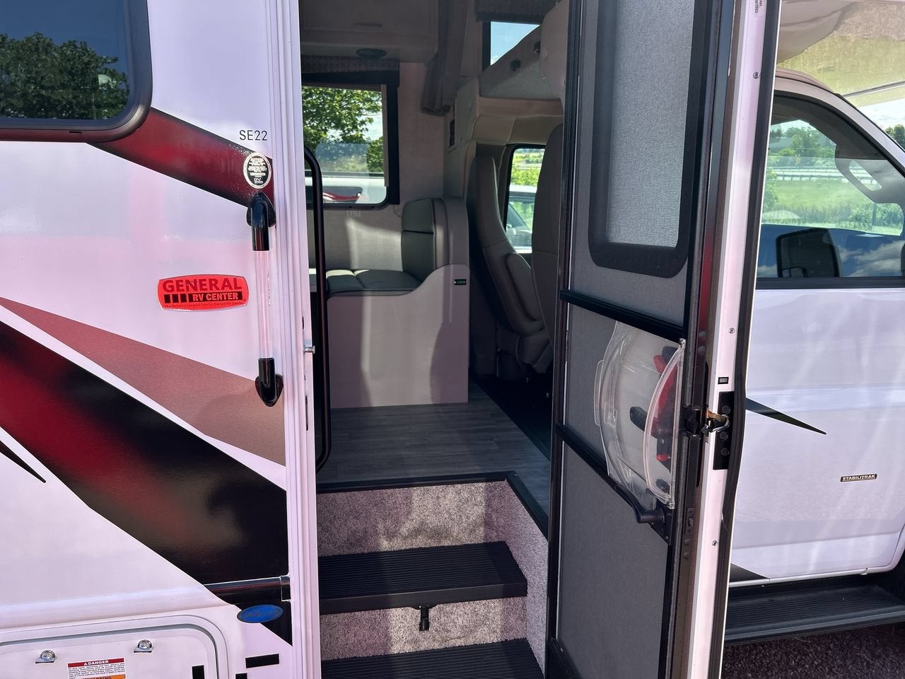 2023 Chevrolet Express Cutaway 3500 1WT