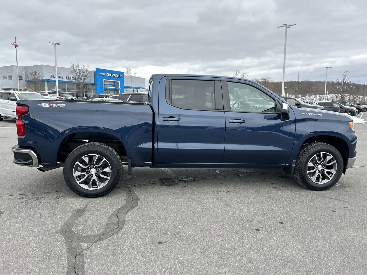 2022 Chevrolet Silverado 1500 LT (2FL)