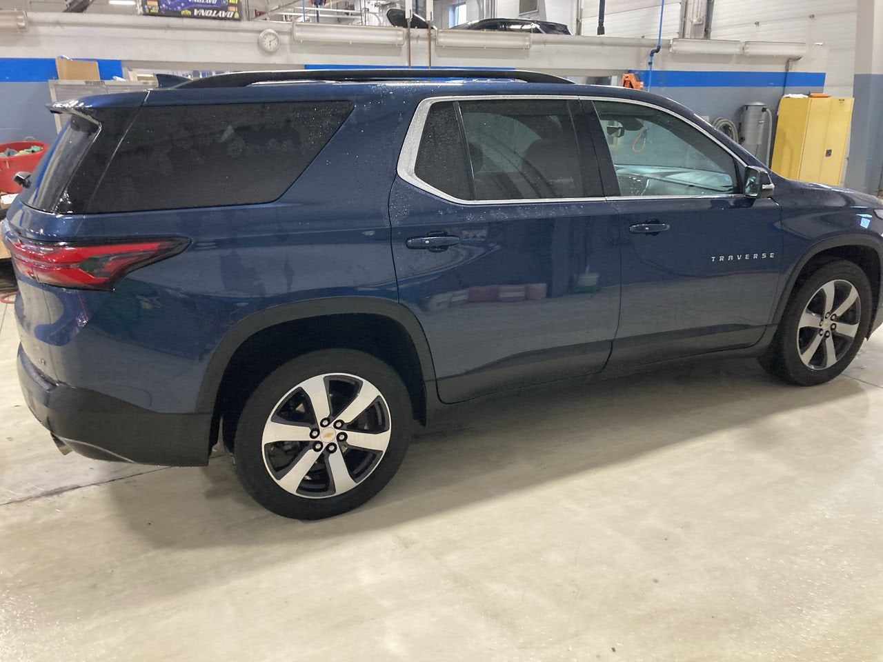 2023 Chevrolet Traverse LT Leather