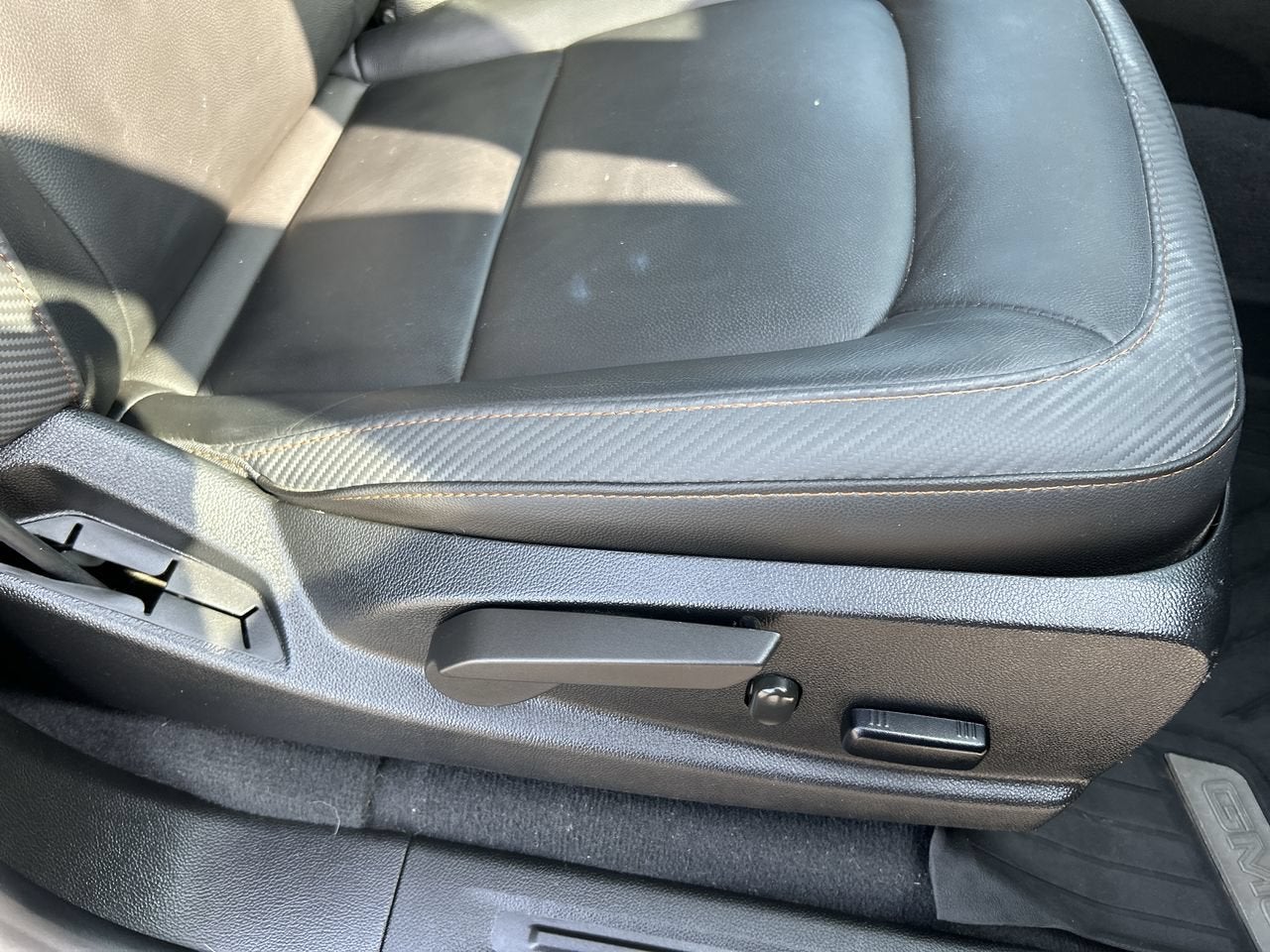 2022 GMC Canyon AT4 - Leather