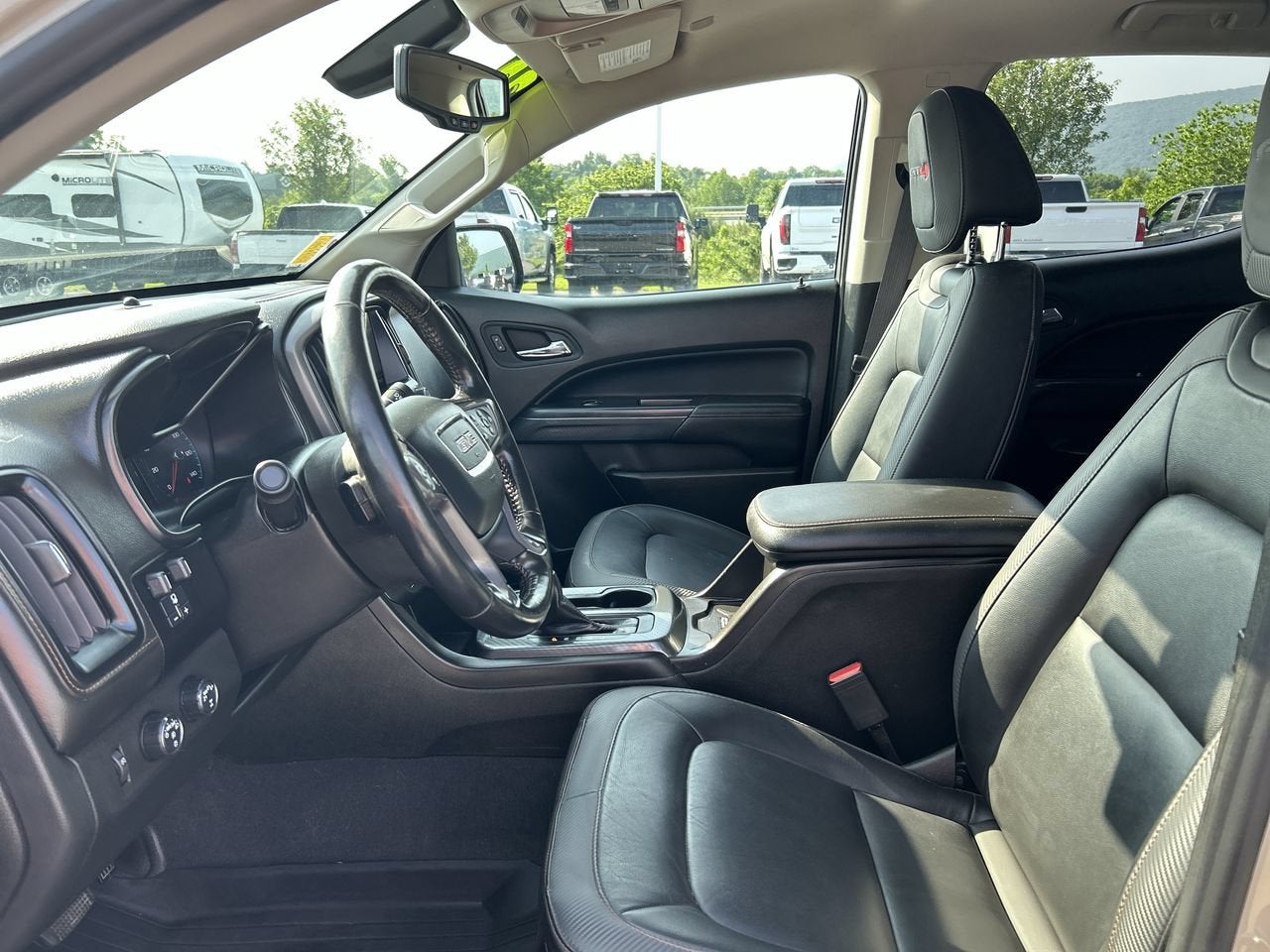 2022 GMC Canyon AT4 - Leather