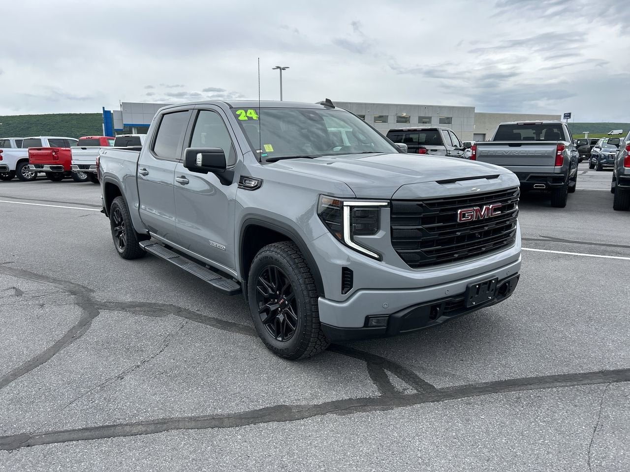 2024 GMC Sierra 1500 Elevation
