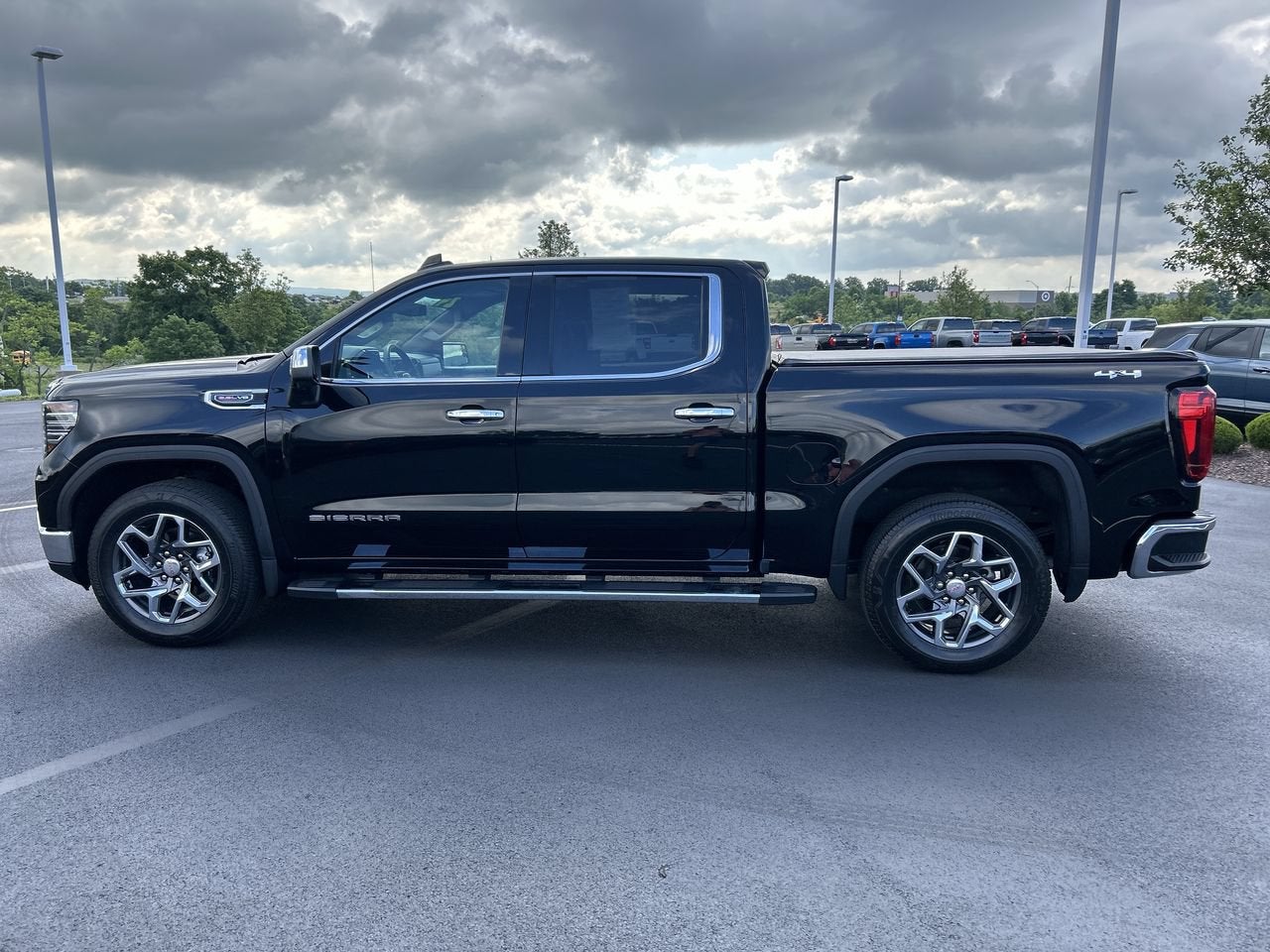 2024 GMC Sierra 1500 SLT