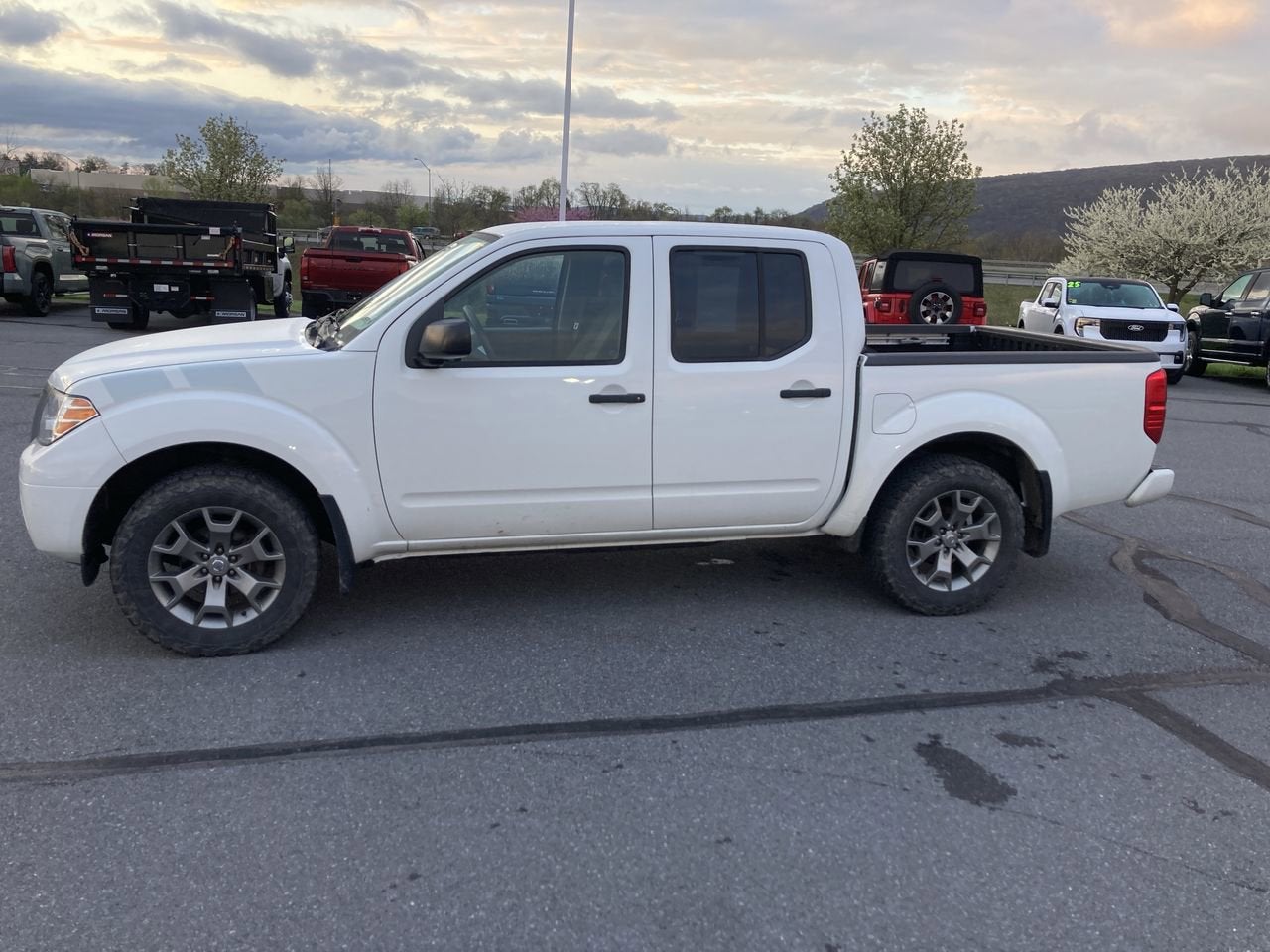 2020 Nissan Frontier SV